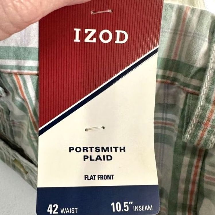 Izod IZOD Khaki Chino Shorts Mens 42X10.5 Green White Plaid Portsmith Flat Front NEW Size US 42 / EU 58 - 2 Thumbnail
