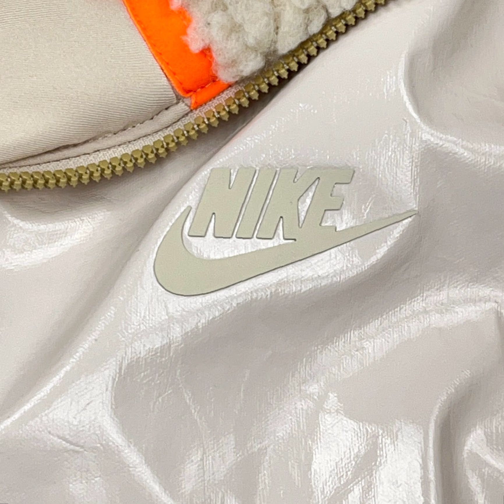 Nike VINTAGE Nike Jacket Women Medium Tan Puffer Windbreaker Loose Baggy Fit Ladies Size M / US 6-8 / IT 42-44 - 4 Thumbnail