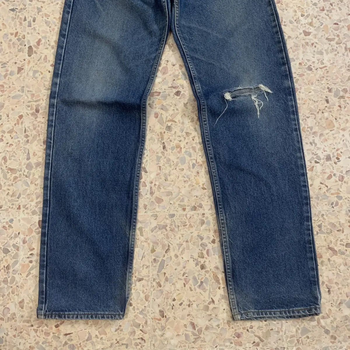 Levi's Levi’s 613 Orange Tab Jeans Ripped Levis Distressed Denim Size US 26 / EU 42 - 3 Thumbnail