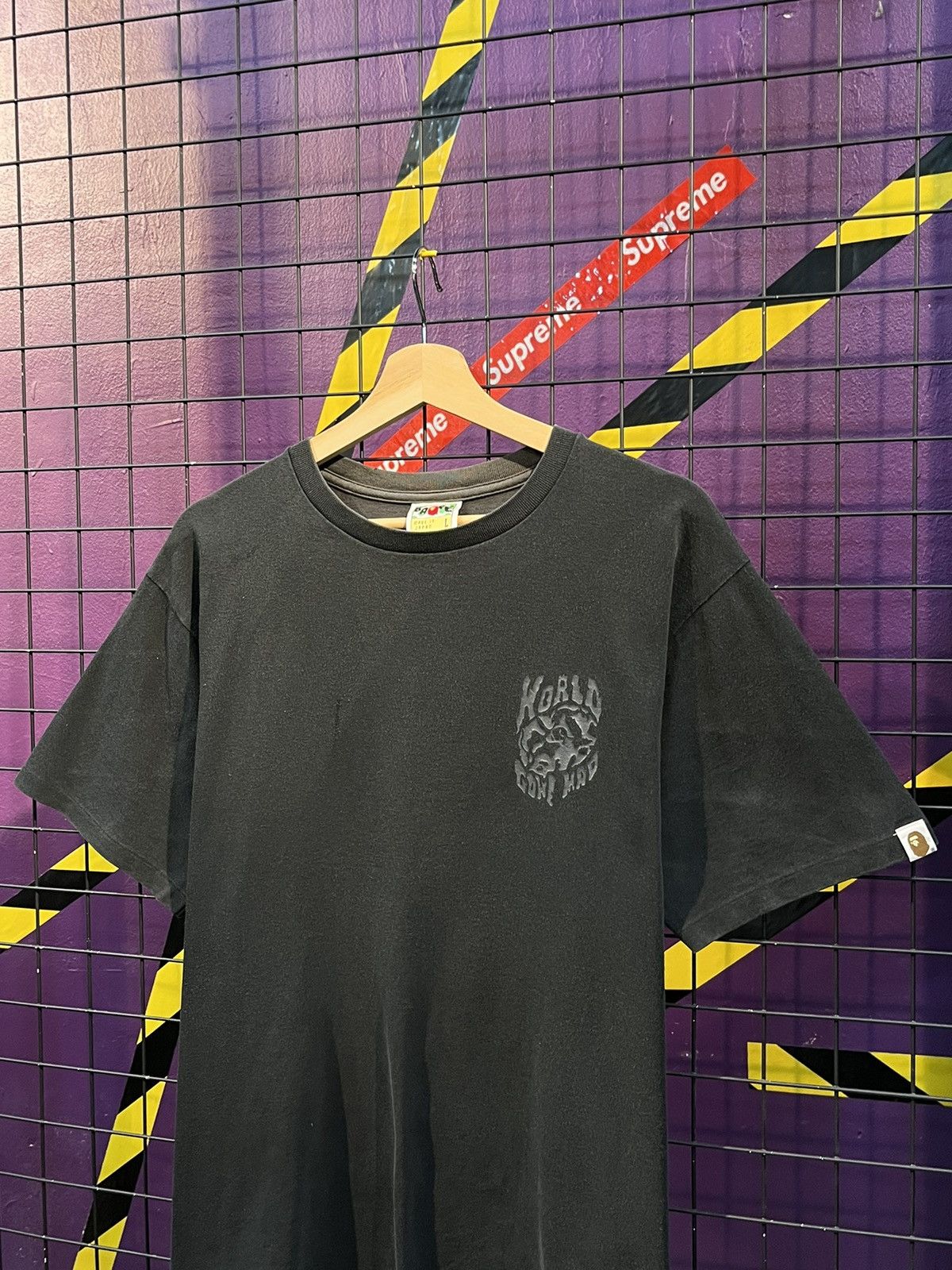 Bape × Japanese Brand × Vintage Bape World Gone Mad T Shirt Size US L / EU 52-54 / 3 - 4 Thumbnail