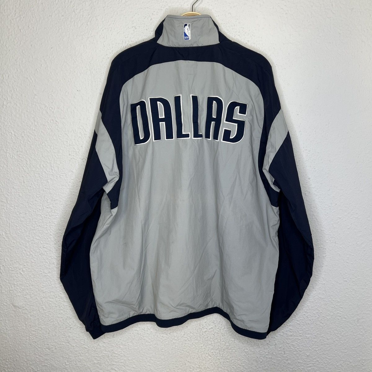 NBA Vintage NBA Nylon Jacket Navy Grey Dallas Mavericks Size US XXL / EU 58 / 5 - 1 Thumbnail
