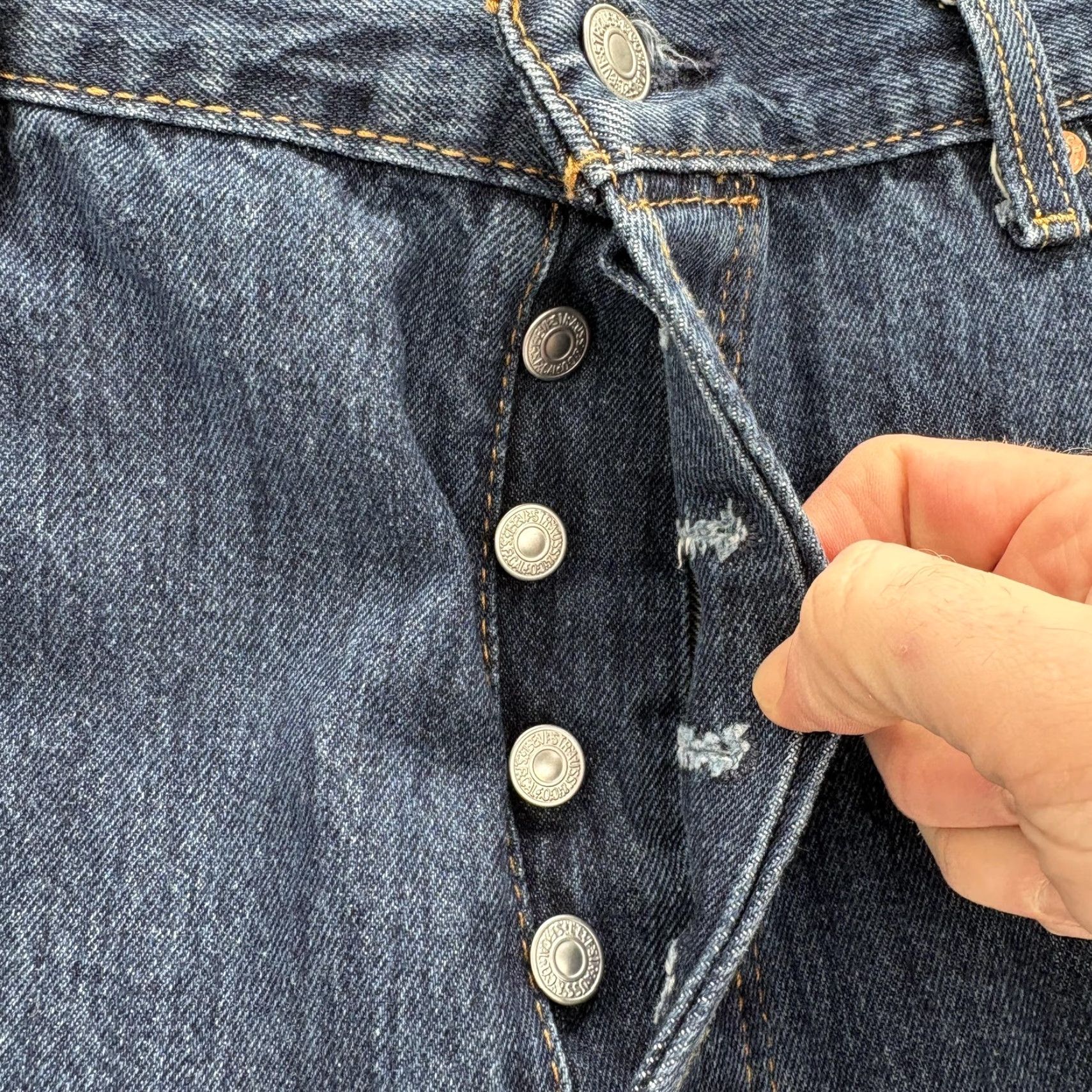 Levi's VINTAGE Levis 501 Jeans Mens 38x32 Blue Dark Wash Button Fly Straight Denim Y2K Size US 38 / EU 54 - 4 Thumbnail