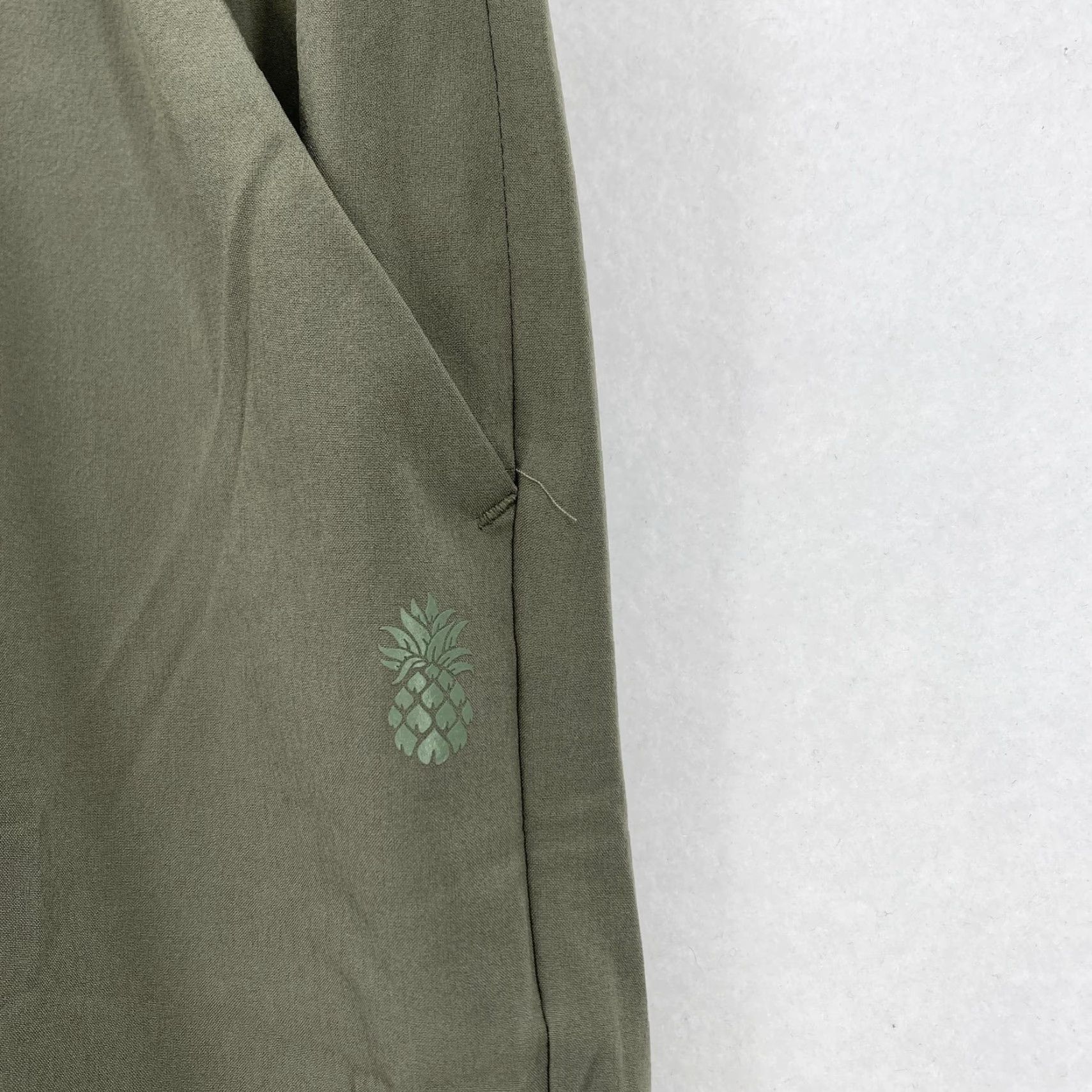 Tommy Bahama Tommy Bahama Pants Womens Medium Green IslandZone Arielle UPF 30 Quick Dry Golf Size 32" / US 10 / IT 46 - 4 Thumbnail