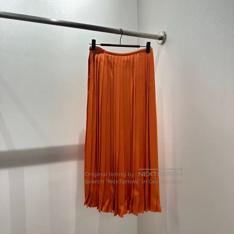 Fendi Fendi Pleated mid-length half-skirt, vinegar Size 24" / US 00 / IT 34 - 2 Thumbnail
