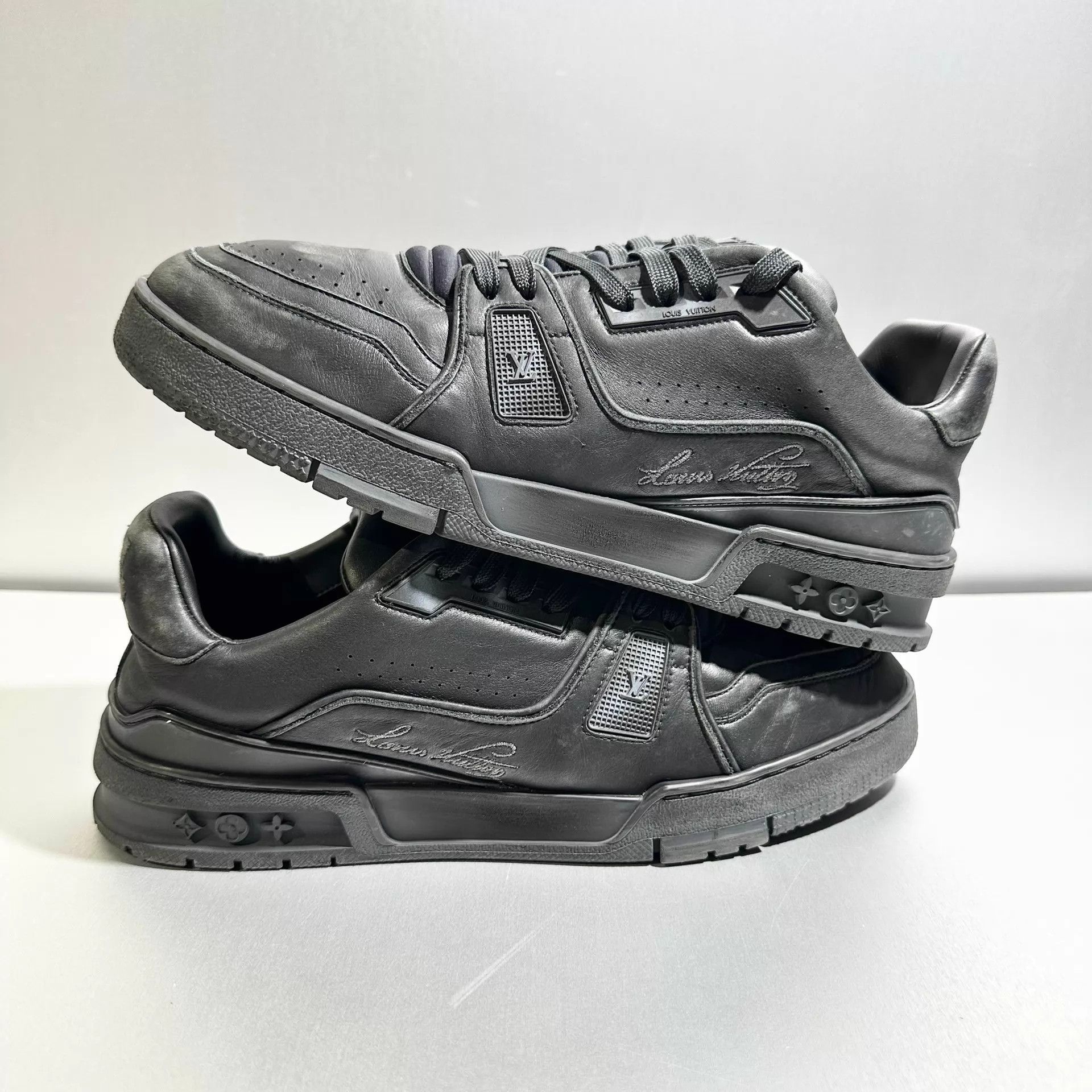 Louis Vuitton LV Trainer Distressed Black 8/42 Barely used Size US 9 / EU 42 - 3 Thumbnail