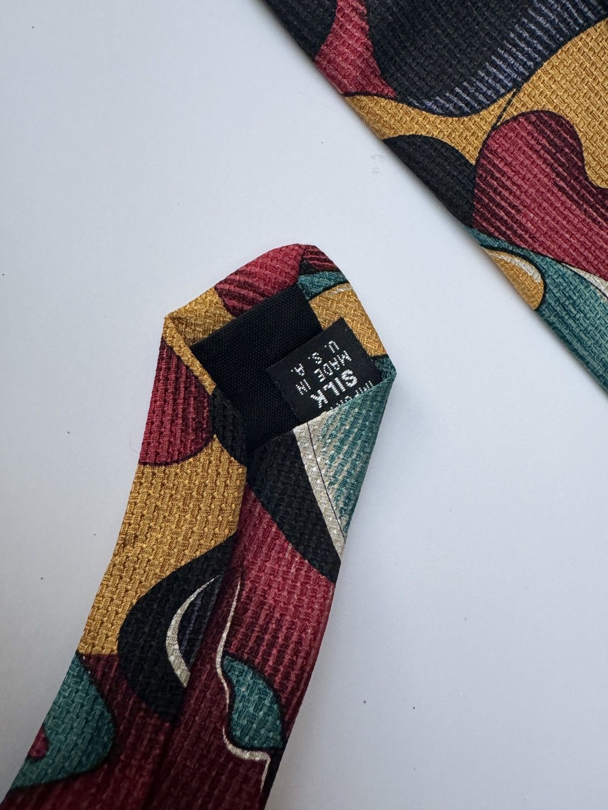 Vintage Tie from the Marina Picasso. 100% Silk Size ONE SIZE - 6 Thumbnail