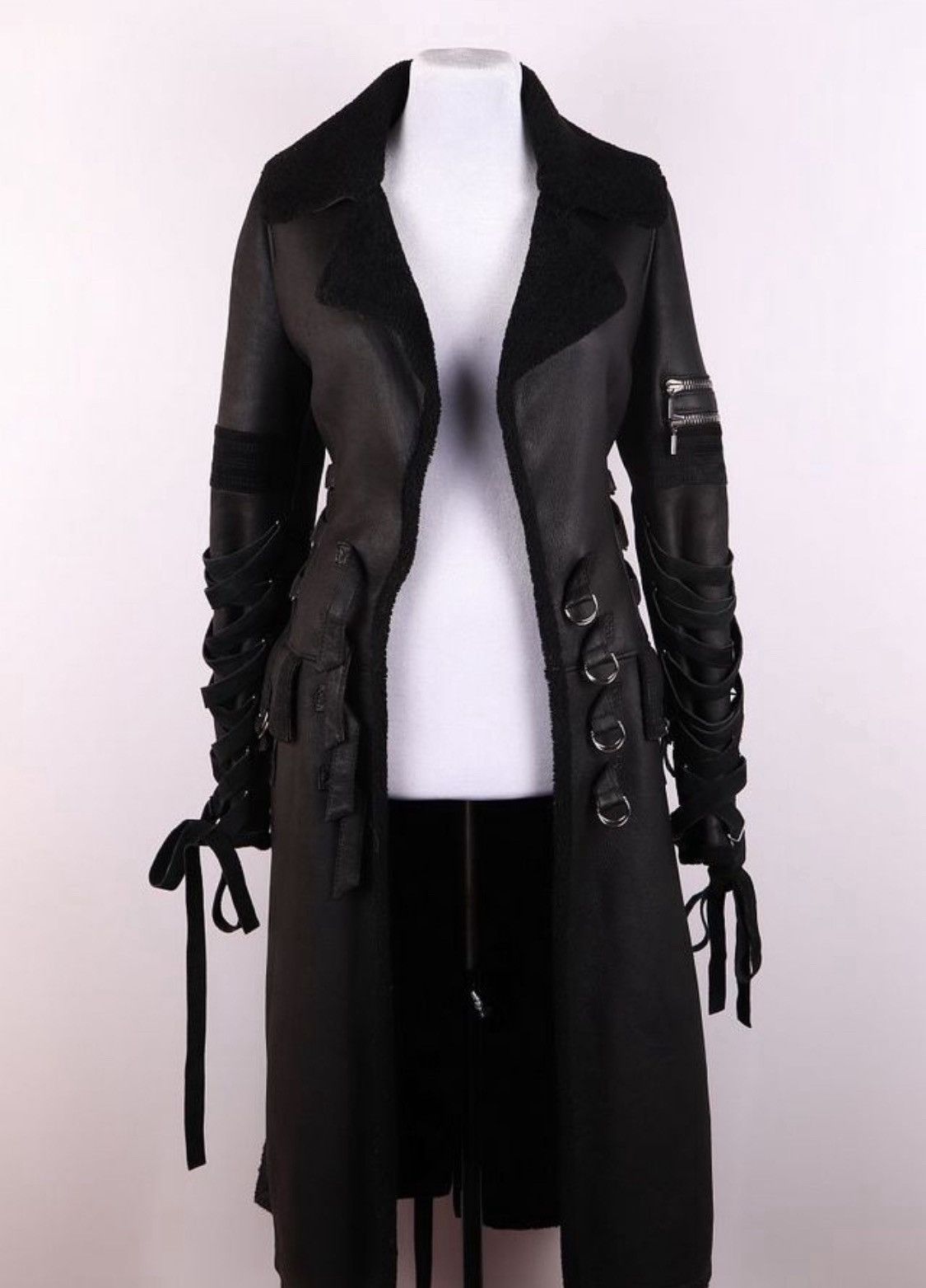 Versace Versace by Donatella FW2003 Runway Belt Detail Shearling Size S / US 4 / IT 40 - 1 Thumbnail