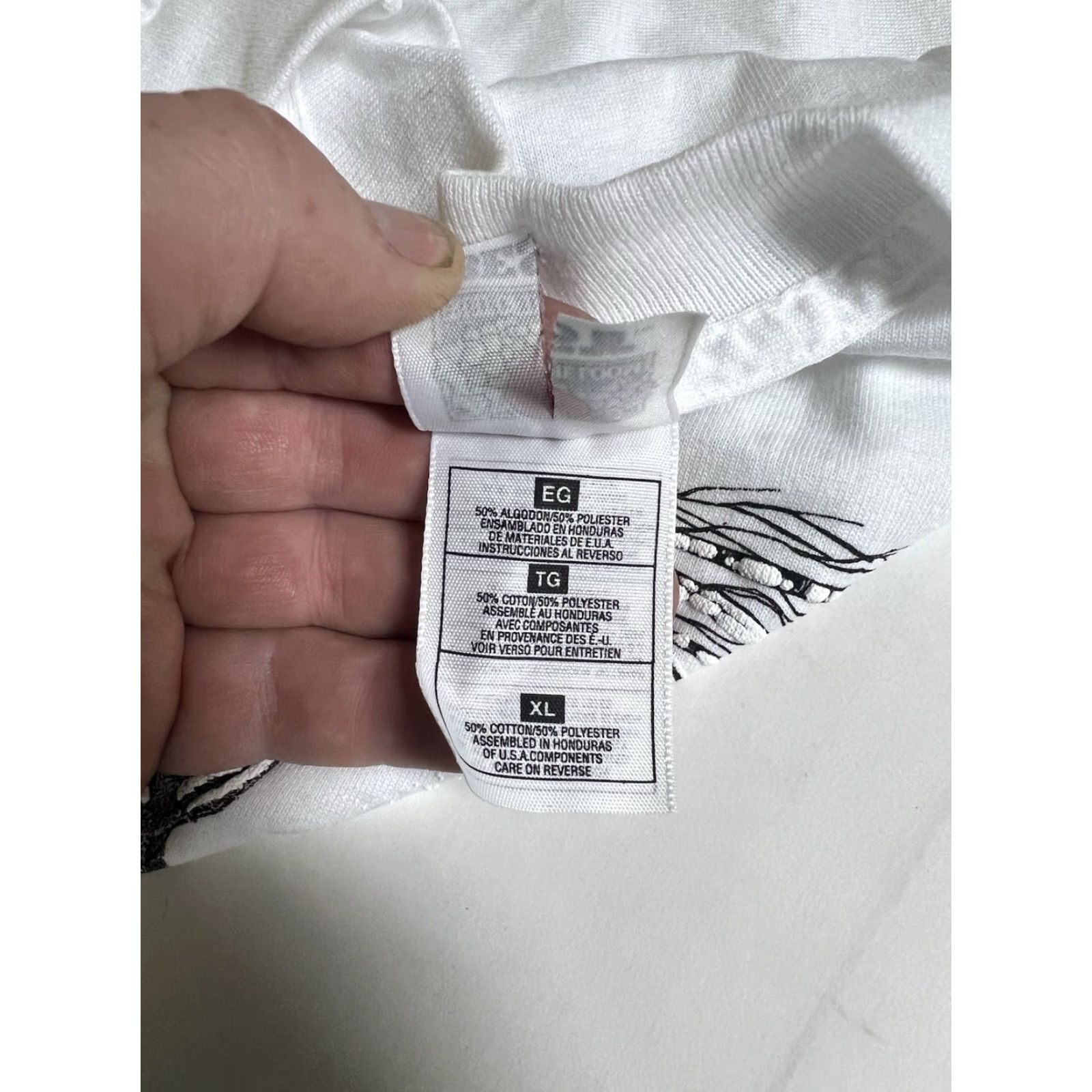 Fruit Of The Loom VINTAGE Fruit of the Loom T-Shirt XL White Short Sleeve Crew Neck Puff Stitch Men Boys? Size US XL / EU 56 / 4 - 6 Thumbnail