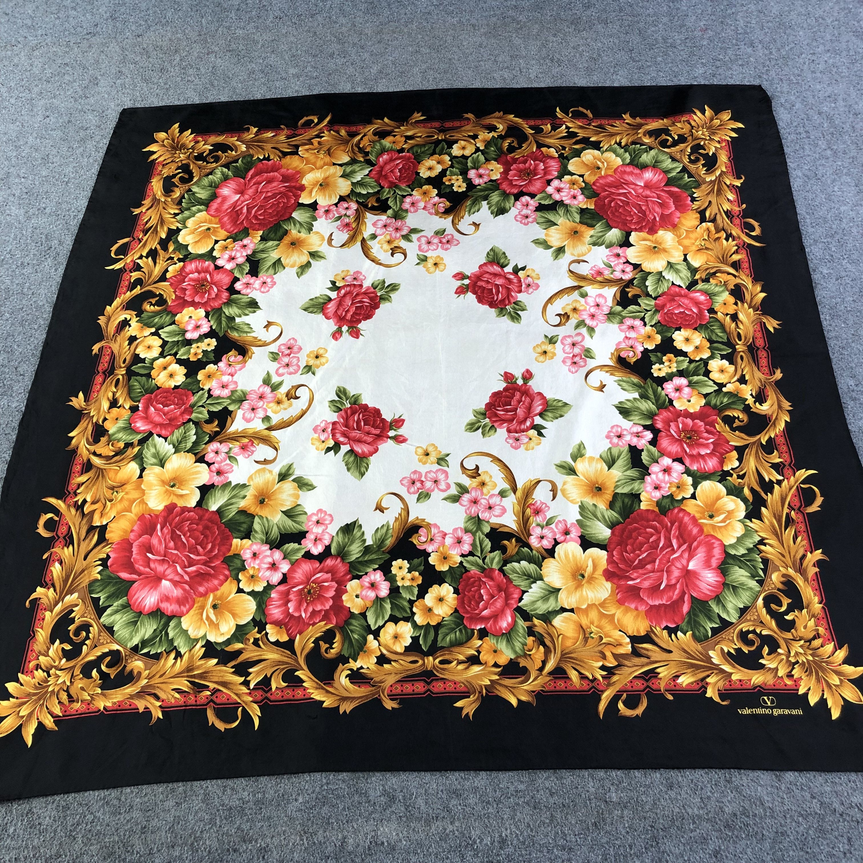 Japanese Brand Luxury Valentino Garavani Baroque Floral Silk Scarf M643 Size ONE SIZE - 1 Thumbnail