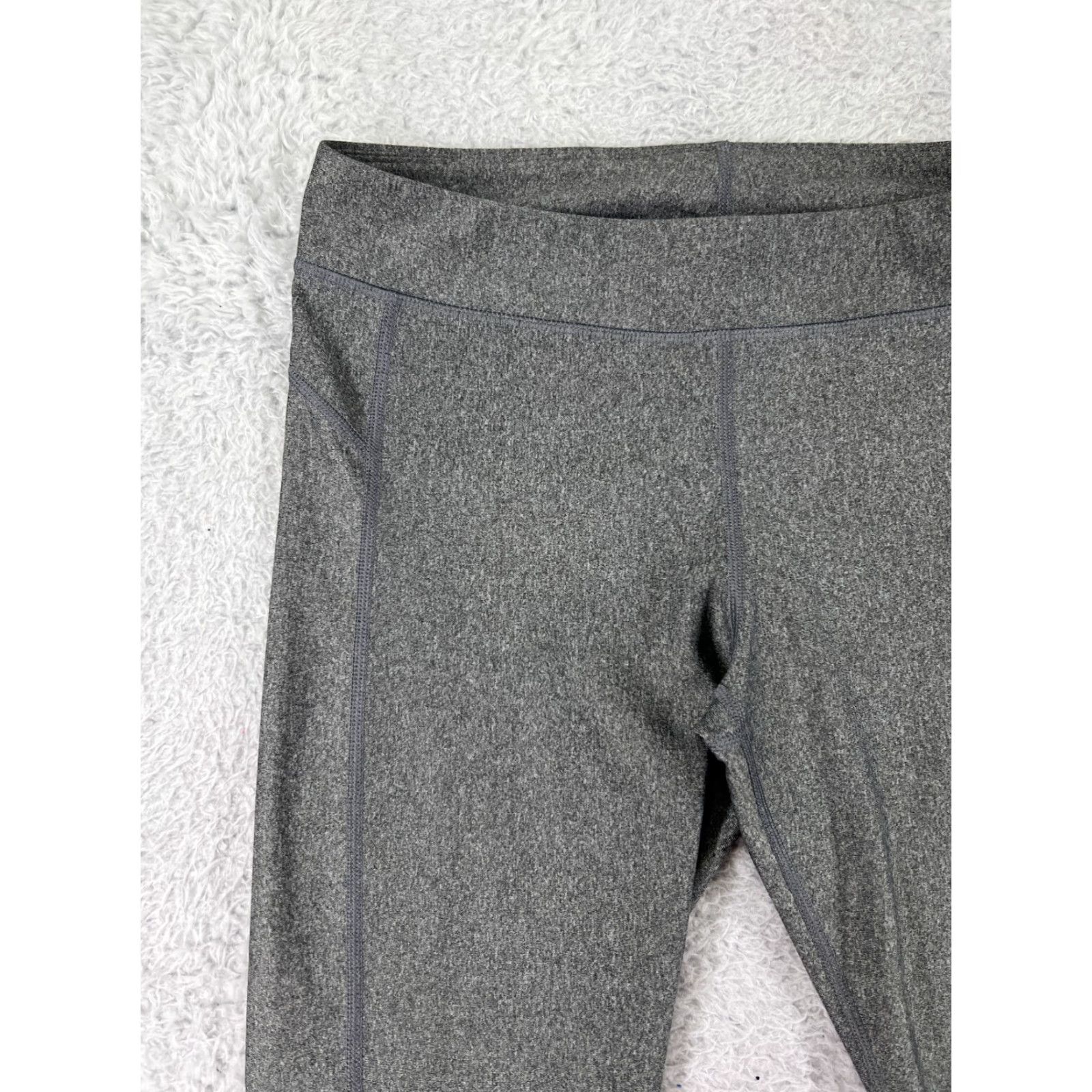 Under Armour Under Armor Leggings Womens M Gray Crop Capri Athletic Polyester Blend Yoga Size 32" / US 10 / IT 46 - 7 Thumbnail