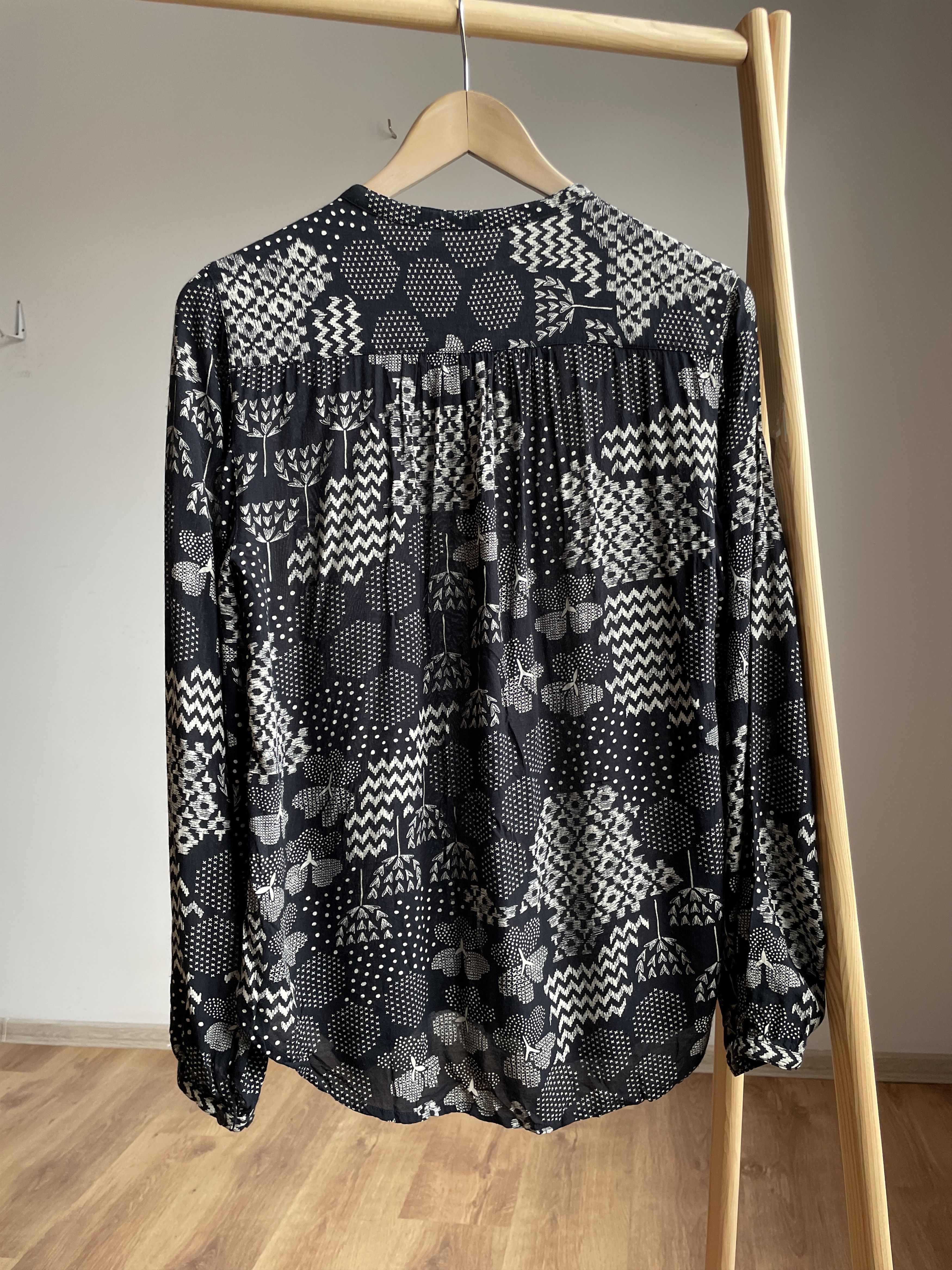 Gudrun Sjoden Gudrun Sjoden Floral Leaves Pattern Viscose Blouse Size M Size M / US 6-8 / IT 42-44 - 2 Thumbnail