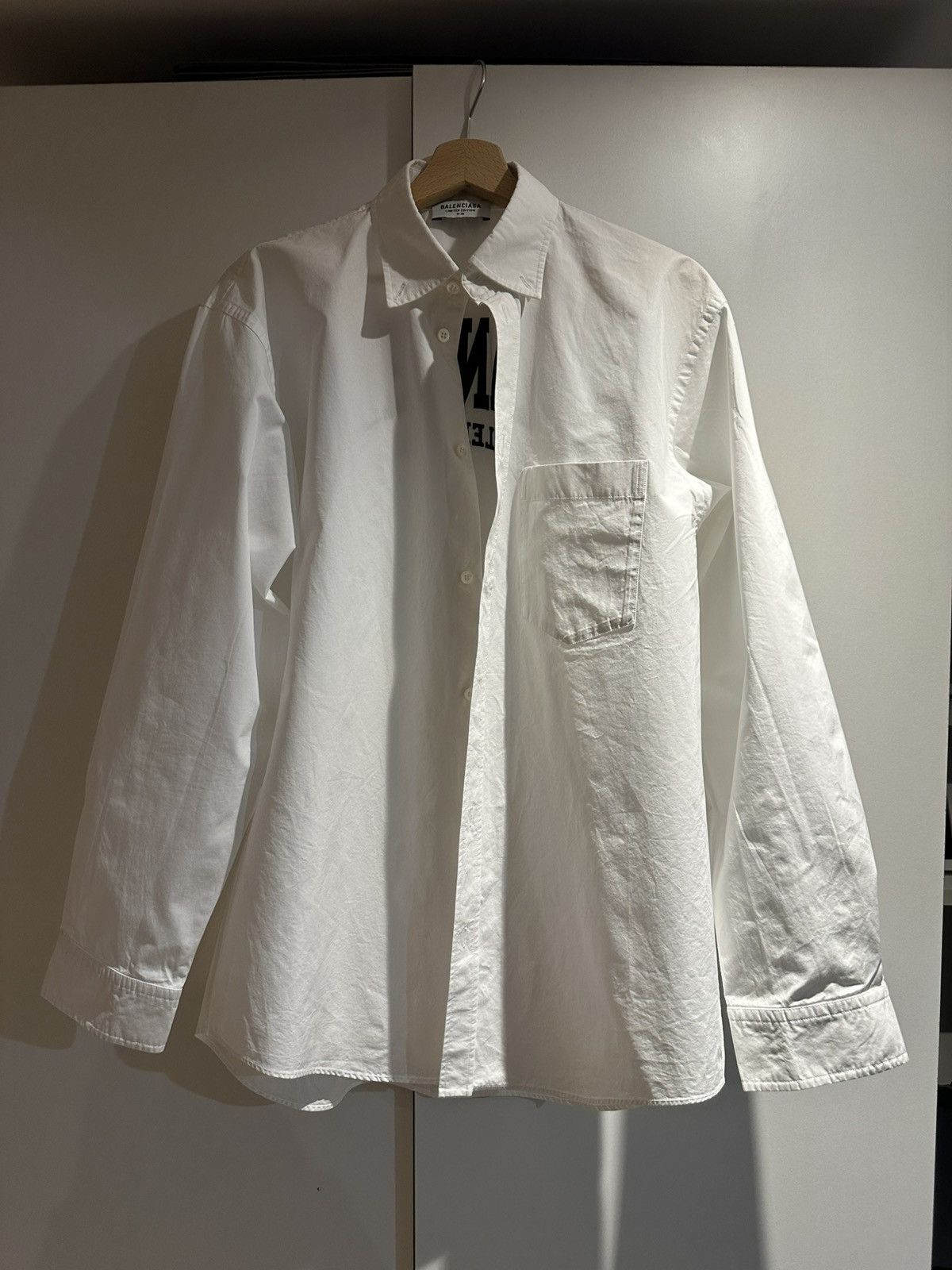 Balenciaga Balenciaga white shirt Shanghai 11/50 limited edition Size US L / EU 52-54 / 3 - 3 Thumbnail
