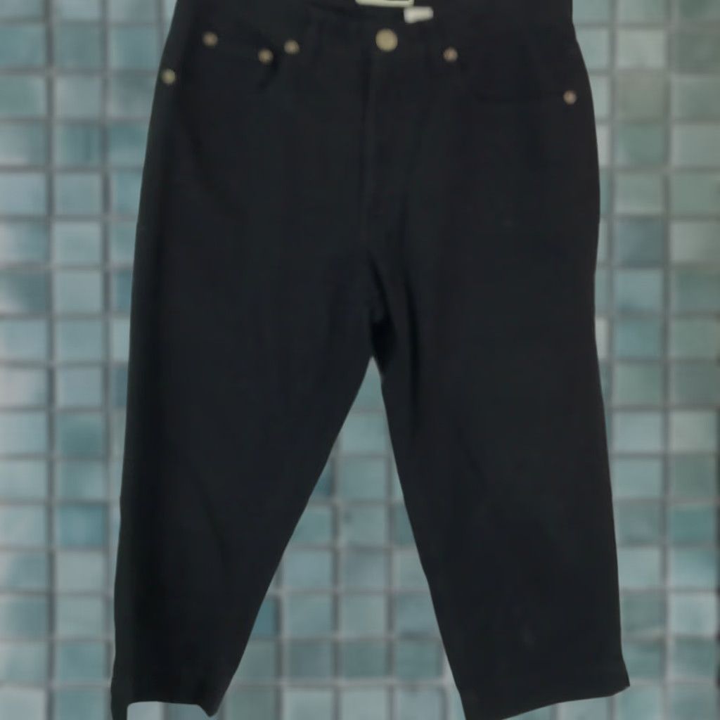 Eddie Bauer Eddie Bauer Womens Straight Mid Rise Stretch Black Denim Capri Jeans Size 10 Size 32" / US 10 / IT 46 - 1 Thumbnail