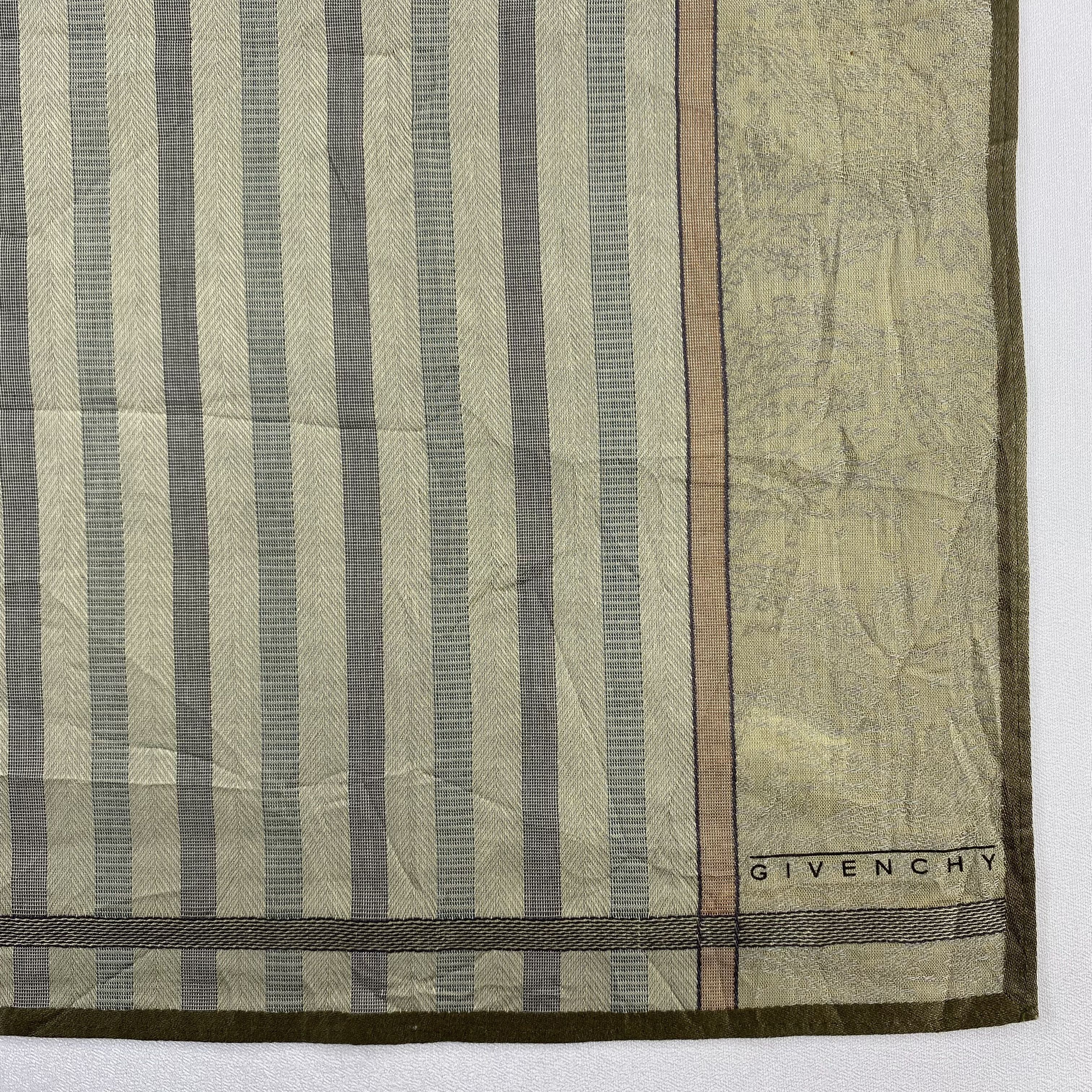 Vintage Givenchy Bandana/ Handkerchief / Neckerchief-P1870 Size ONE SIZE - 3 Thumbnail