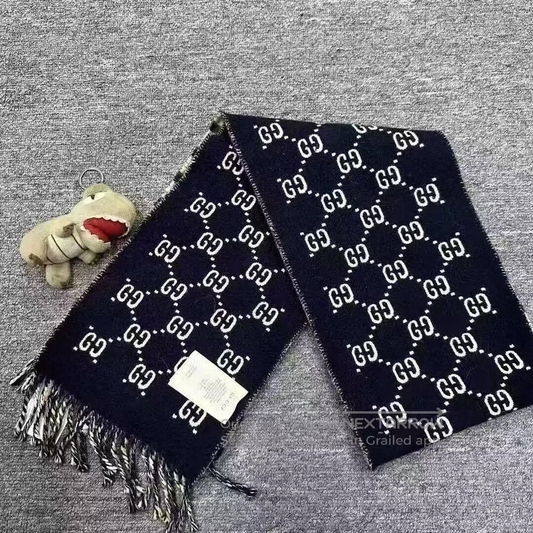 Gucci Gucci Double-Sided GG Print Scarf. Size ONE SIZE - 1 Thumbnail