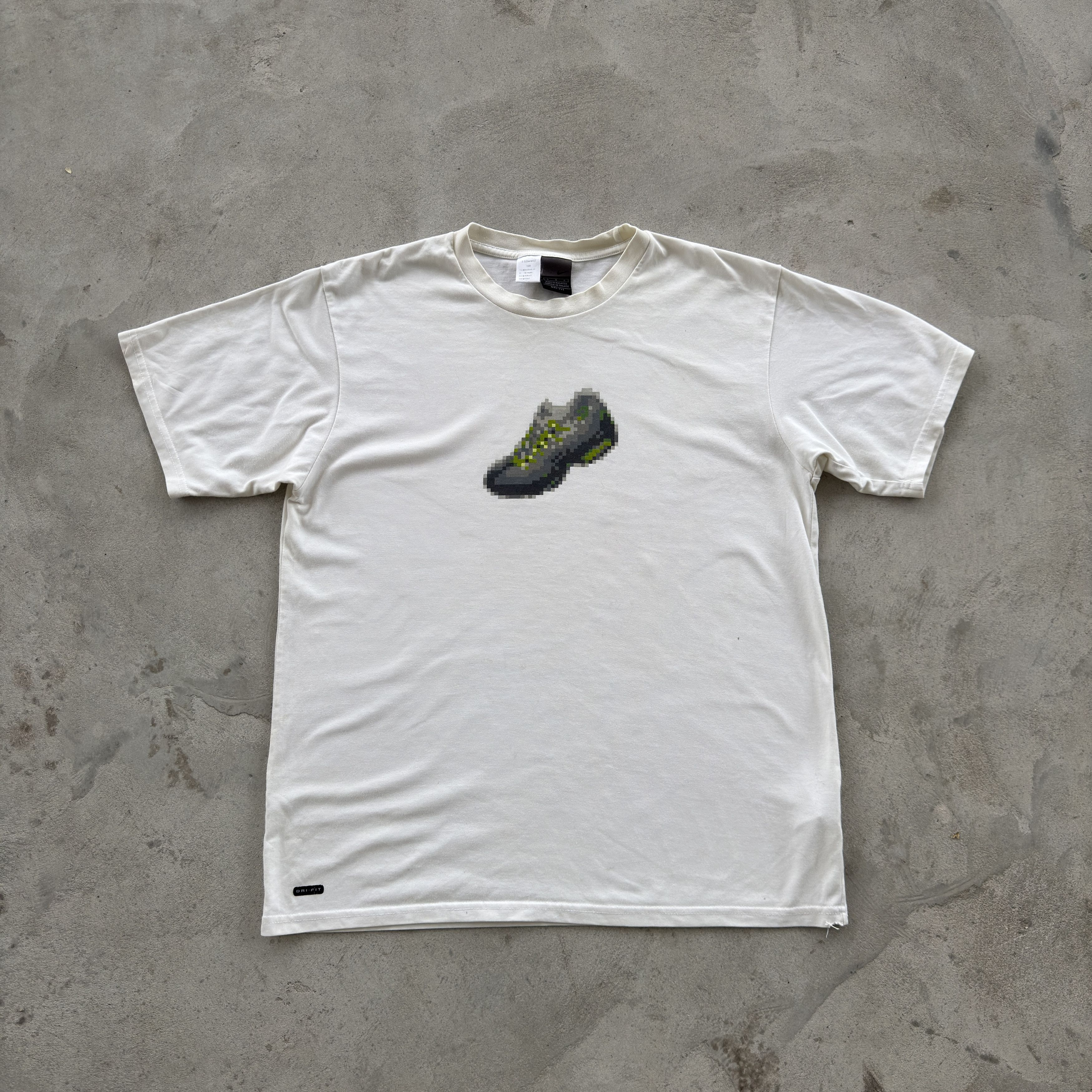 Nike Nike Dri Fit White Tee Pixel Air Max 95 Graphic Shirt Large Size US L / EU 52-54 / 3 - 1 Thumbnail