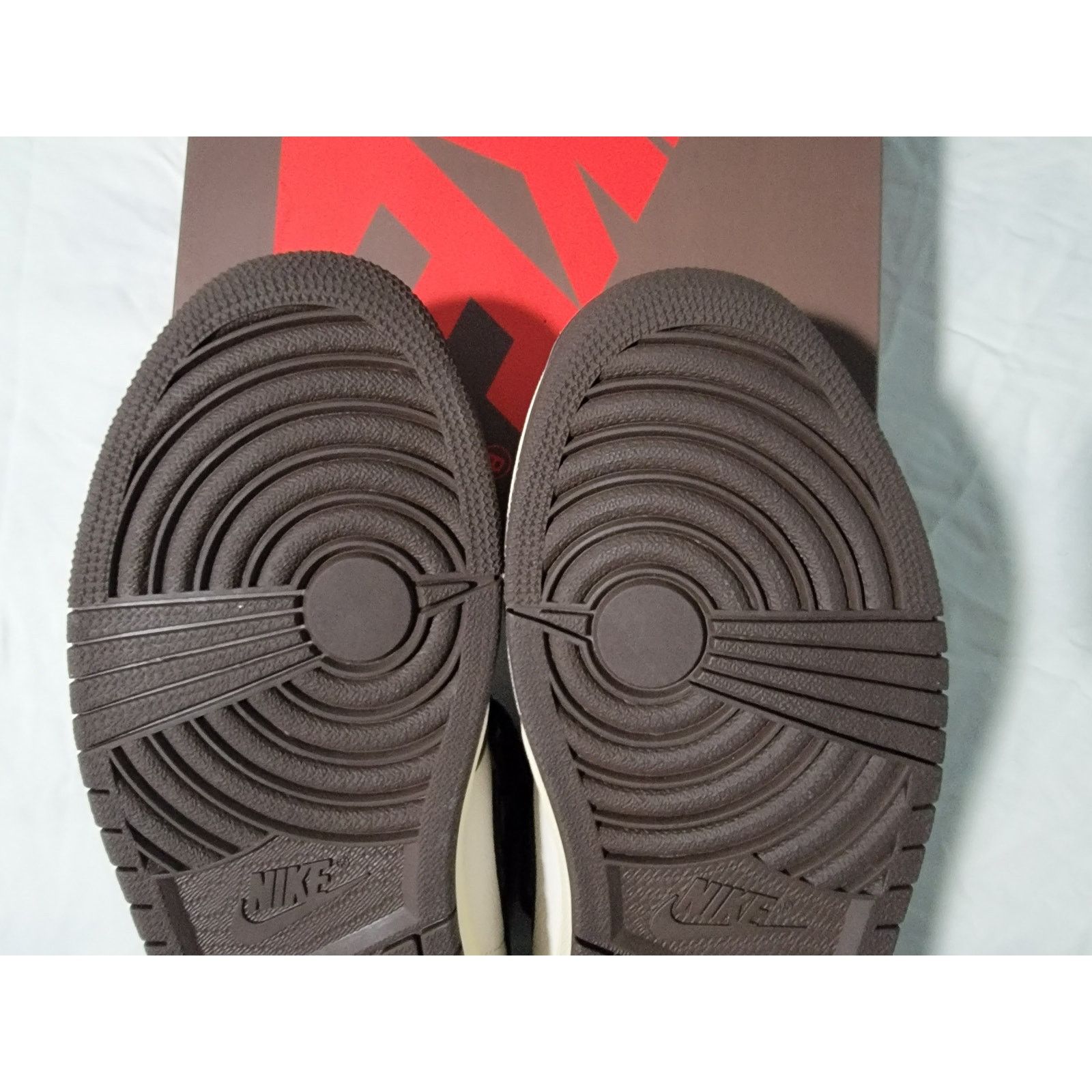 Nike Nike Travis Scott Air Jordan 1 High Mocha Brown Cactus Jack Size US 9.5 / EU 42-43 - 3 Thumbnail
