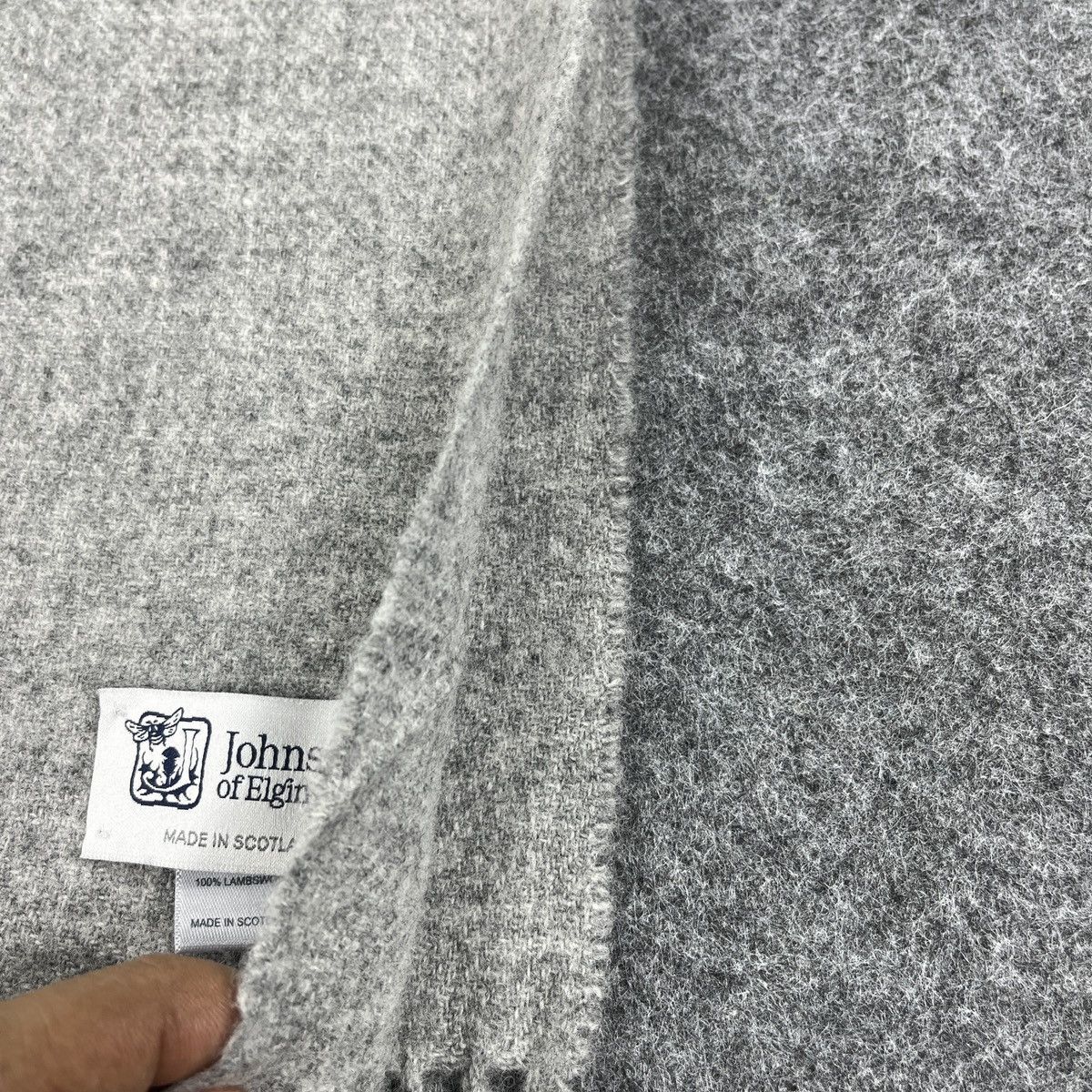 Johnstons Of Elgin Johnstons Of Elgin Scarf / Muffler / Neckwear T1015 Size ONE SIZE - 8 Thumbnail