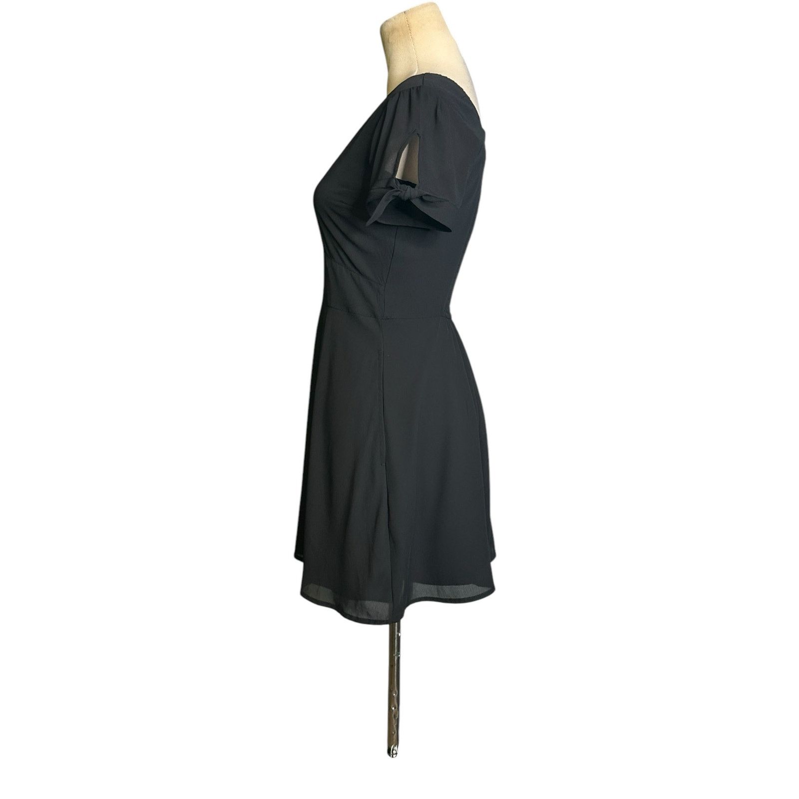Abercrombie & Fitch Abercrombie & Fitch black A line mini skirt size XXS Size XXS / US 00 / IT 34 - 14 Thumbnail