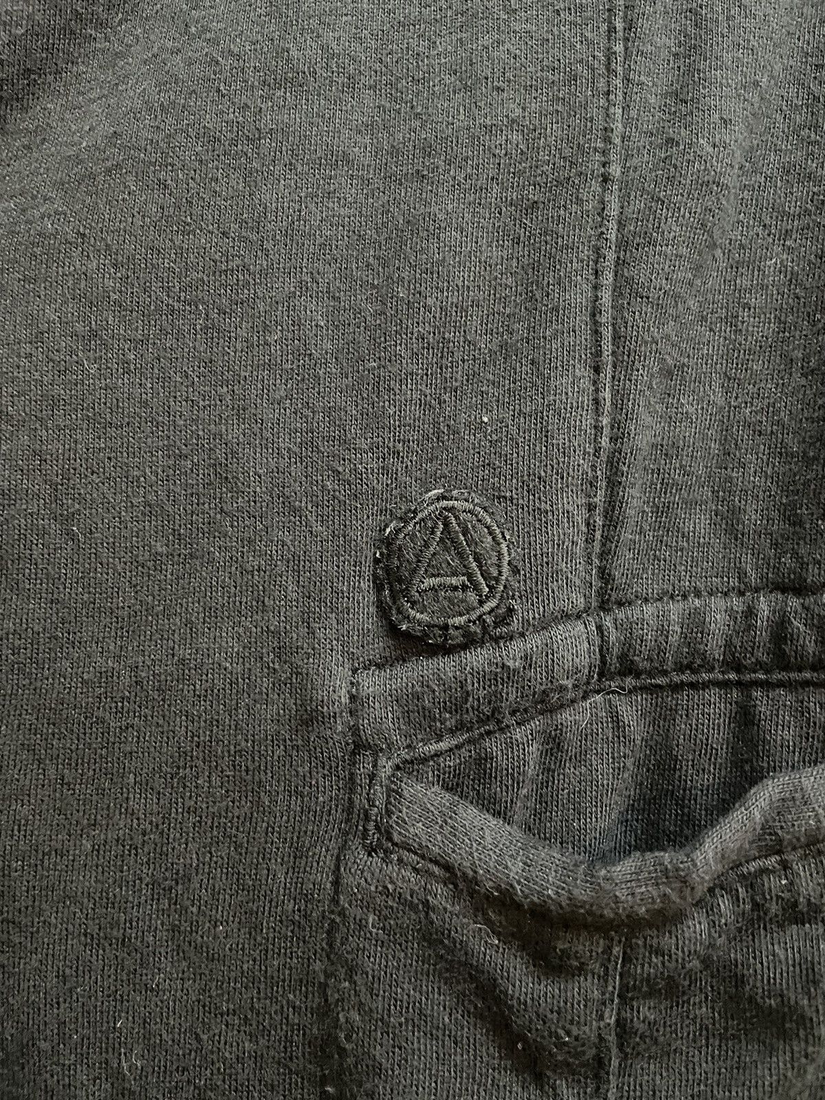 Jun Takahashi × Undercover × Uniqlo Authentic UNIQLO X JUN TAKASHI X UMDERCOVER sweater Size US L / EU 52-54 / 3 - 3 Thumbnail