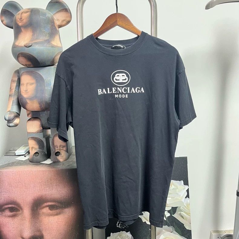 Balenciaga Balenciaga Lock Buckle Short Sleeve Tee - dmc Size US S / EU 44-46 / 1 - 1 Thumbnail