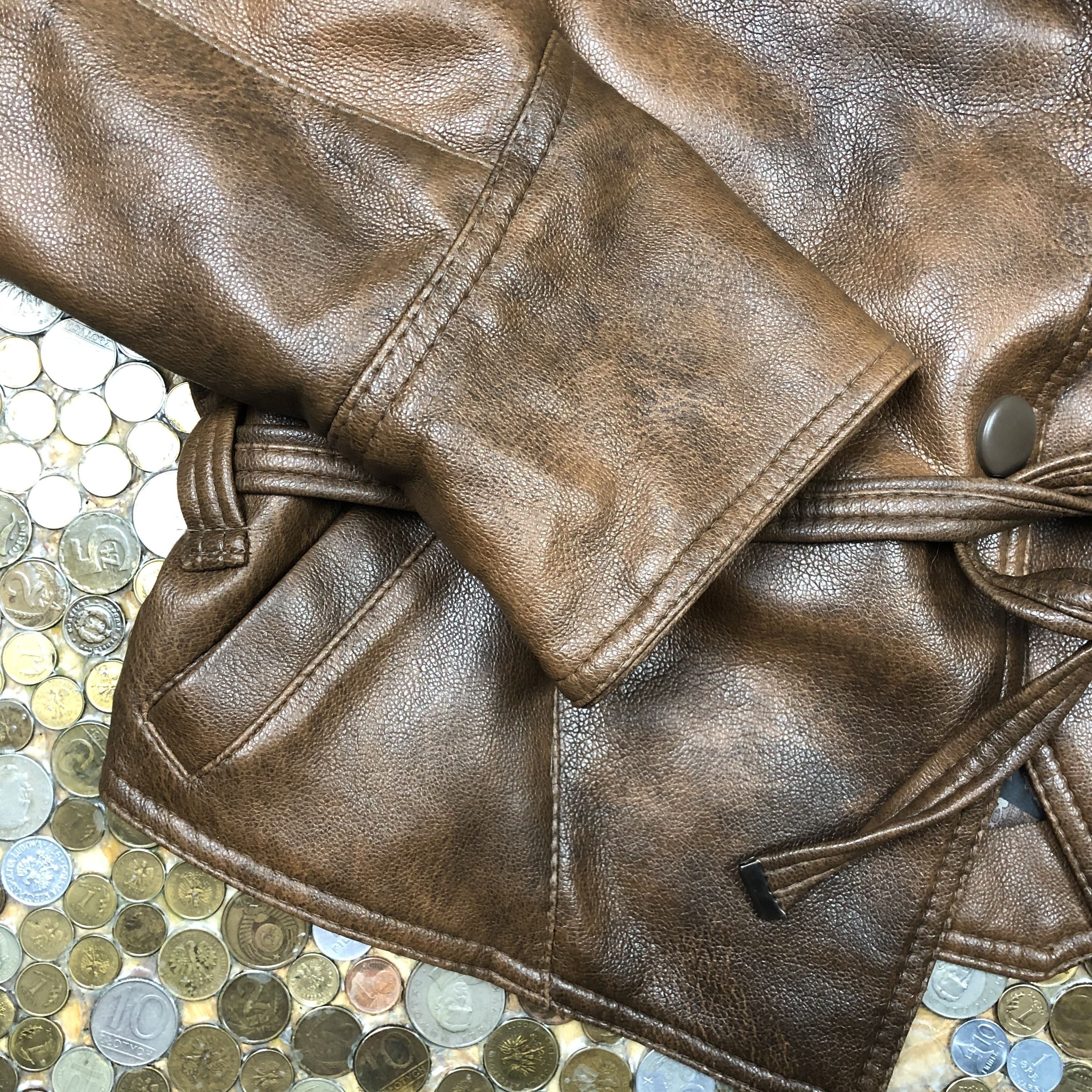 Vintage Vintage Leather short jacket with belt 90's Size L / US 10 / IT 46 - 2 Thumbnail