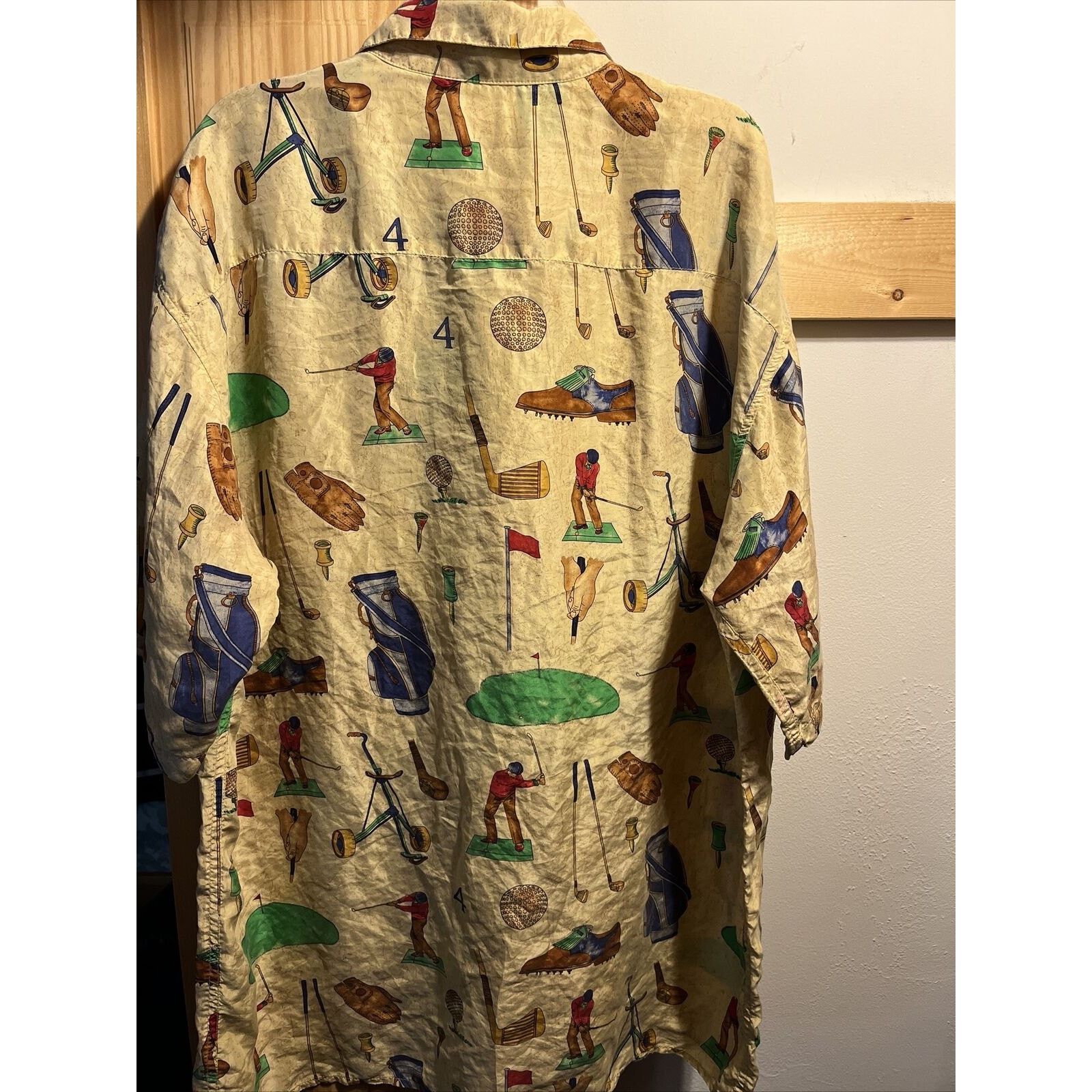 The Unbranded Brand Unbranded Vintage Men’s XL Gold Golf Silk Button Down Shirt Size US XL / EU 56 / 4 - 7 Thumbnail
