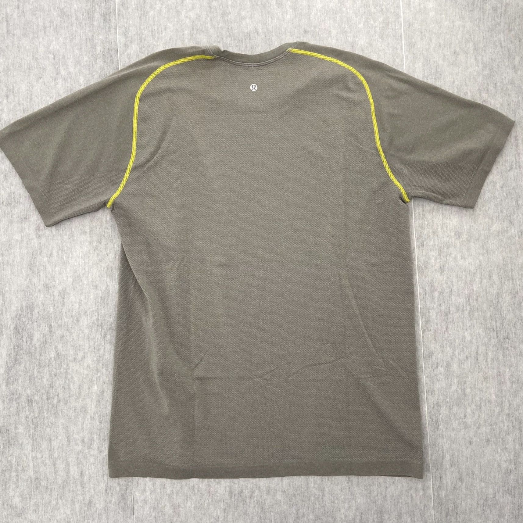 Lululemon Lululemon Metal Vent Tech Shirt Men XL Heather Gray Short Sleeve Active Top Cross Training Gym Running Athleisure Mens Size US XL / EU 56 / 4 - 2 Thumbnail