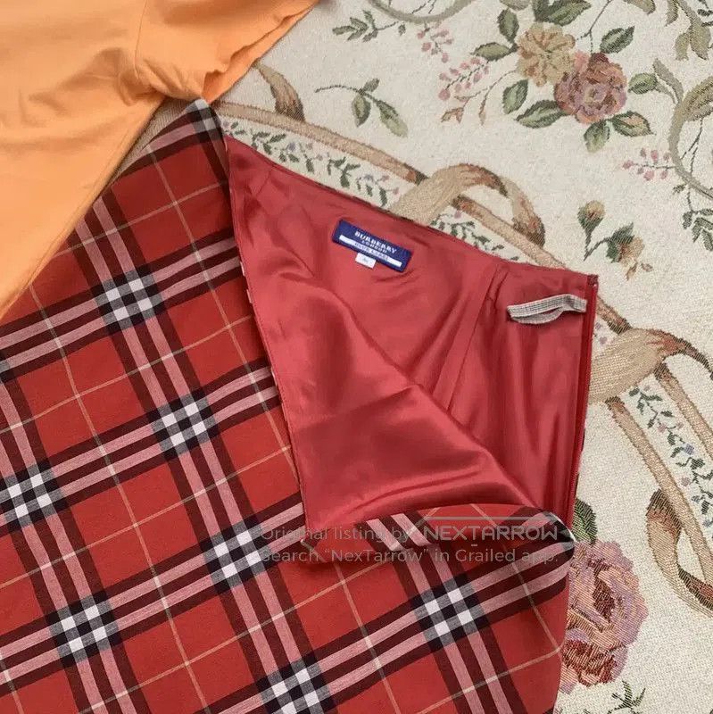 Burberry Burberry Red Wool Blend Plaid Skirt. Size 23" - 2 Thumbnail