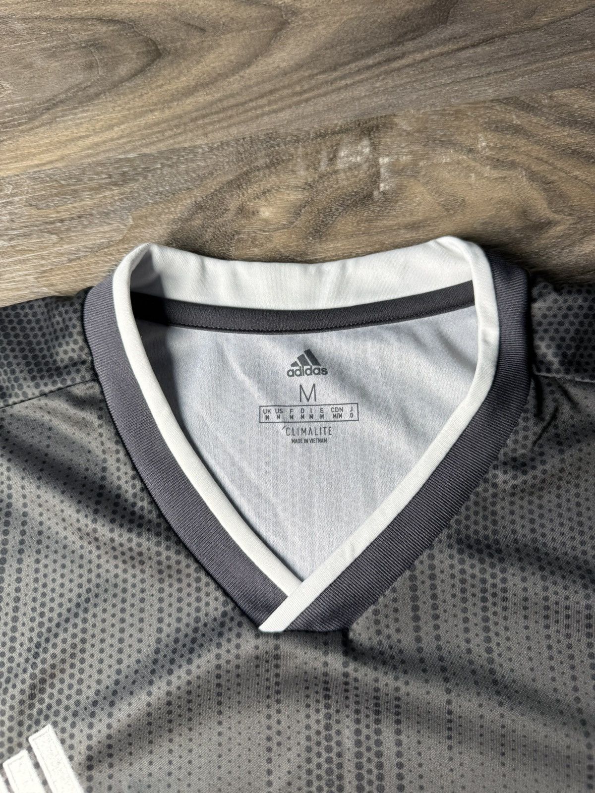 Adidas Adidas Black and Gray V-Neck Jerseys Mens Size US M / EU 48-50 / 2 - 3 Thumbnail