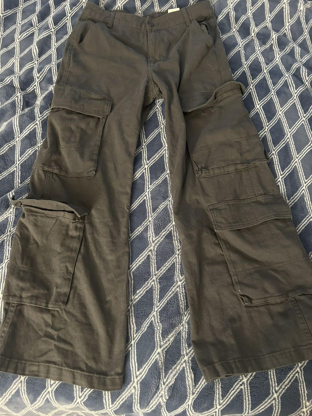 H&M H&M Wide Leg Cargos Size 30" / US 8 / IT 44 - 1 Thumbnail