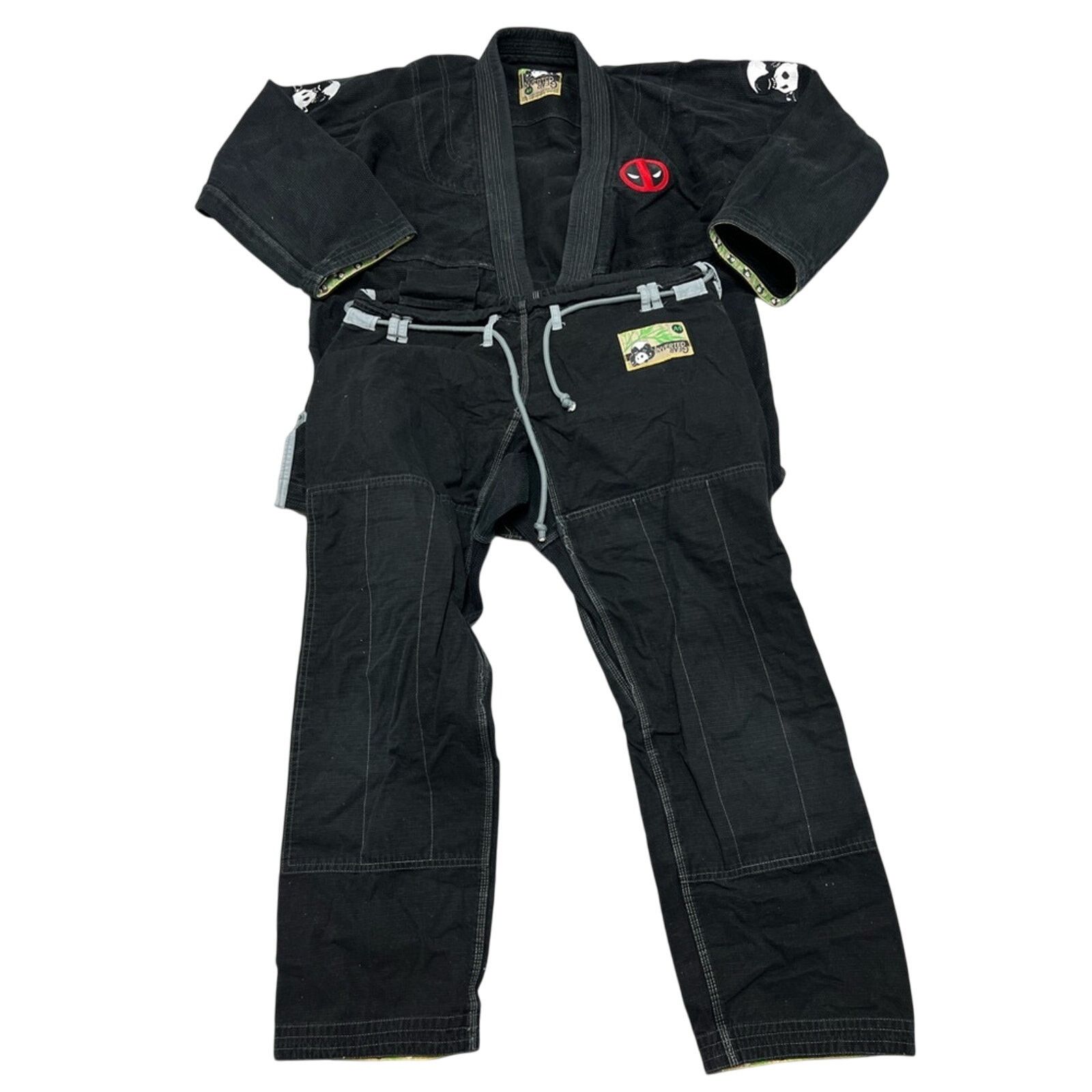 CMMAWEAR Inverted Gear BJJ Gi | Top Quality BJJ Kimono A4 DEADPOOL Size US L / EU 52-54 / 3 - 1 Thumbnail