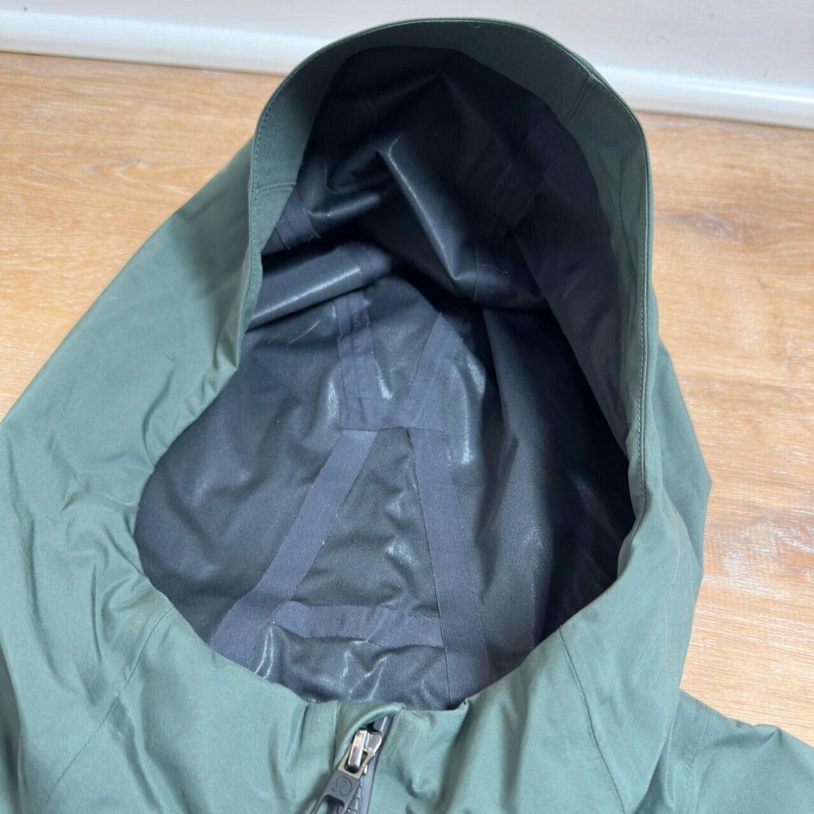 Lululemon Lululemon Men’s Waterproof Full-Zip Rain Jacket Green XL Size US XL / EU 56 / 4 - 4 Thumbnail