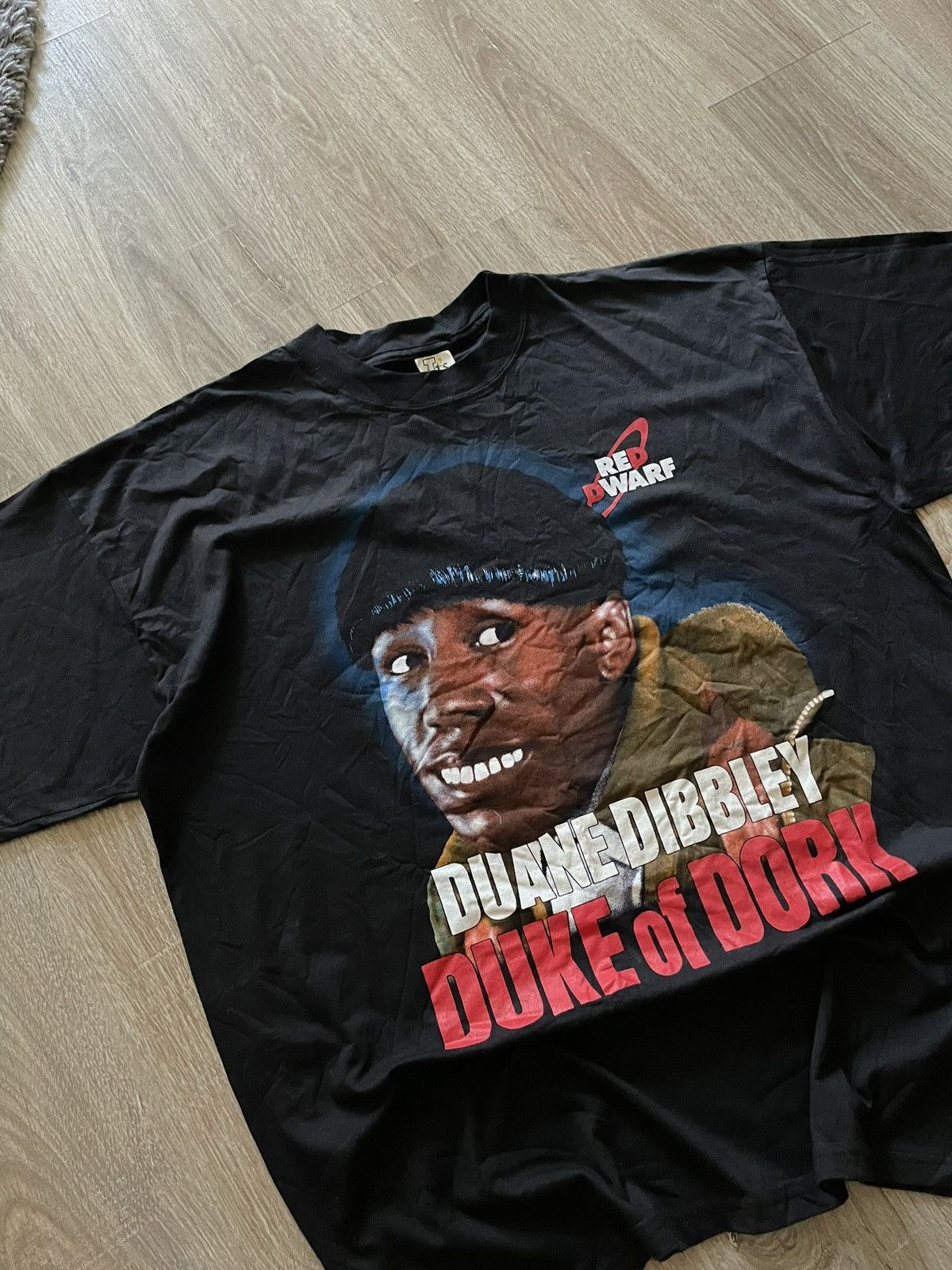 Vintage Vintage 90s Red Dwarf Duane Dibbley Promo Movie T Shirt Size US XL / EU 56 / 4 - 5 Thumbnail