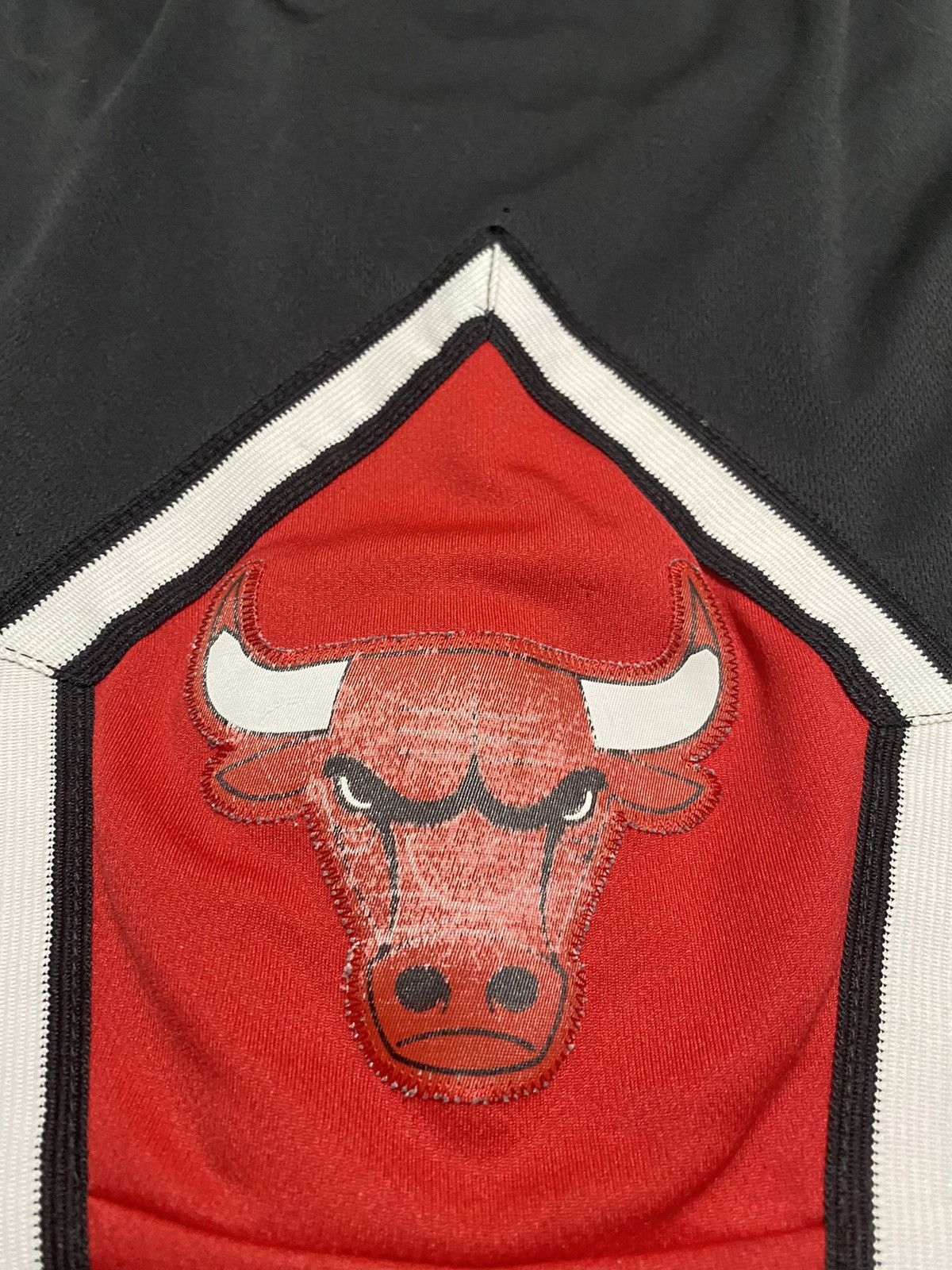 Adidas Chicago Bulls Shorts NBA Adidas size M 34” Size US 34 / EU 50 - 3 Thumbnail