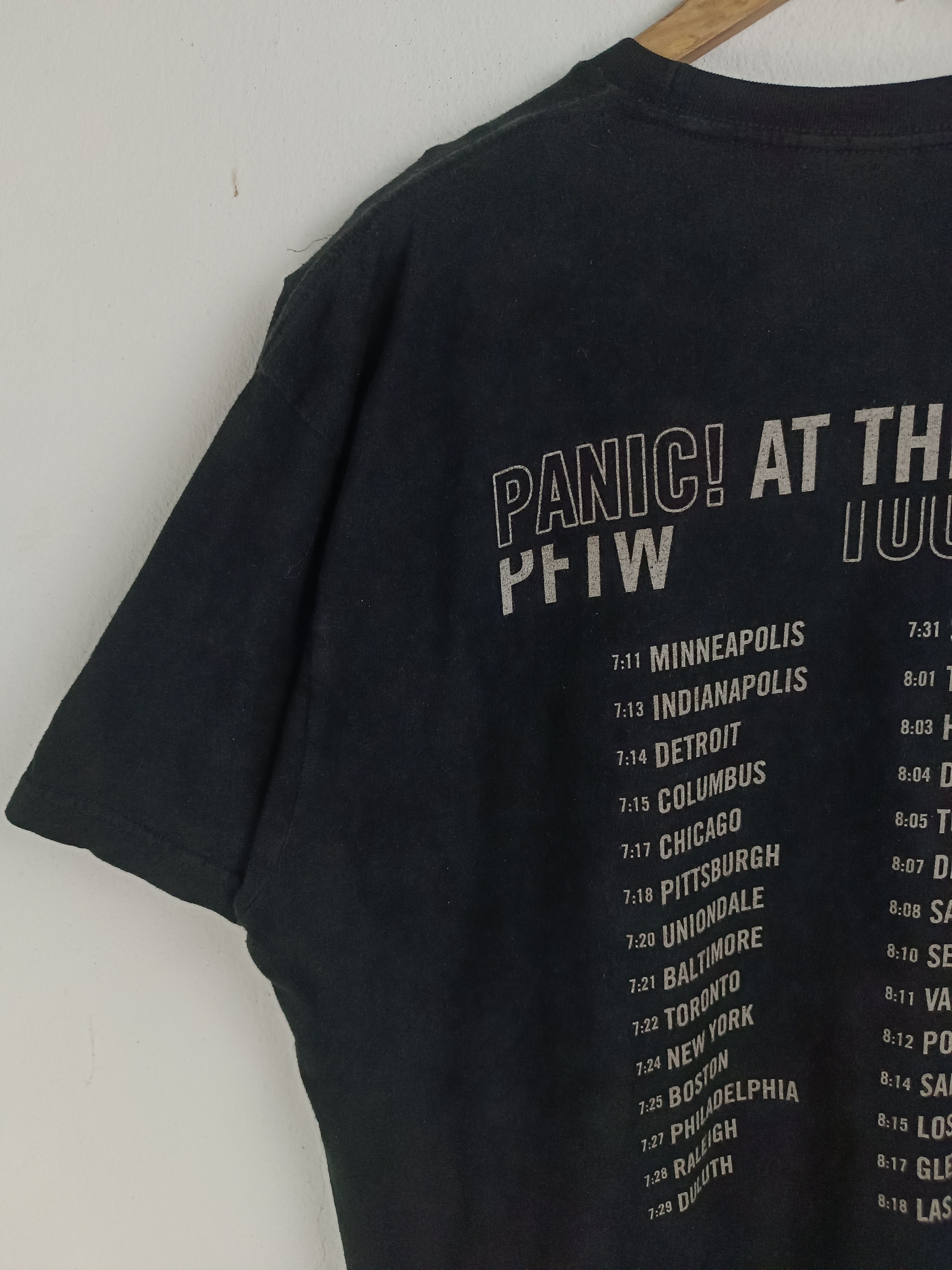 Band Tees VINTAGE '18 PANIC AT THE DISCO TOUR TEE mcr paramore fob Size US XL / EU 56 / 4 - 10 Thumbnail