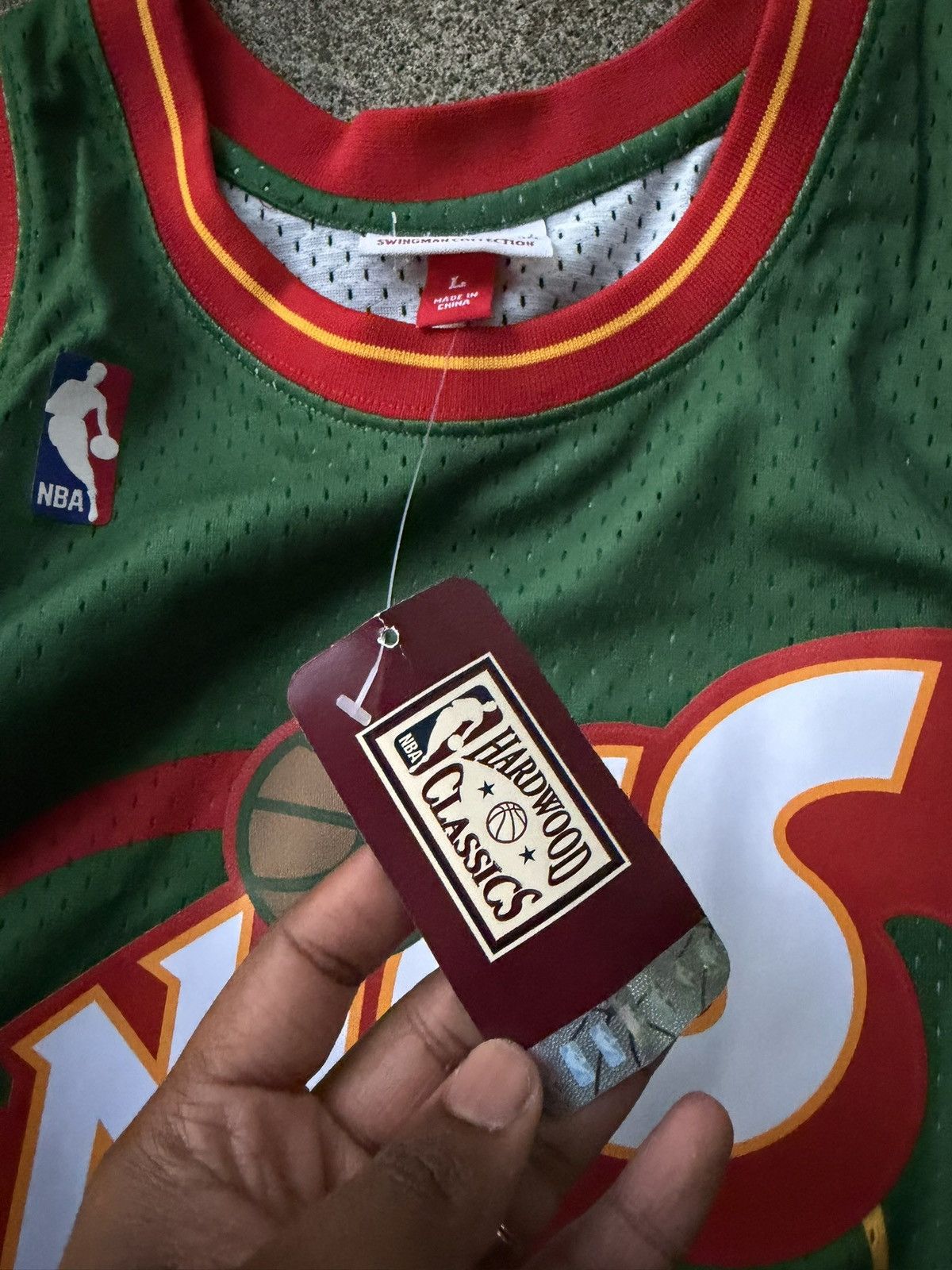 Mitchell & Ness Seattle SuperSonics Shawn Kemp Jersey Size US L / EU 52-54 / 3 - 7 Thumbnail