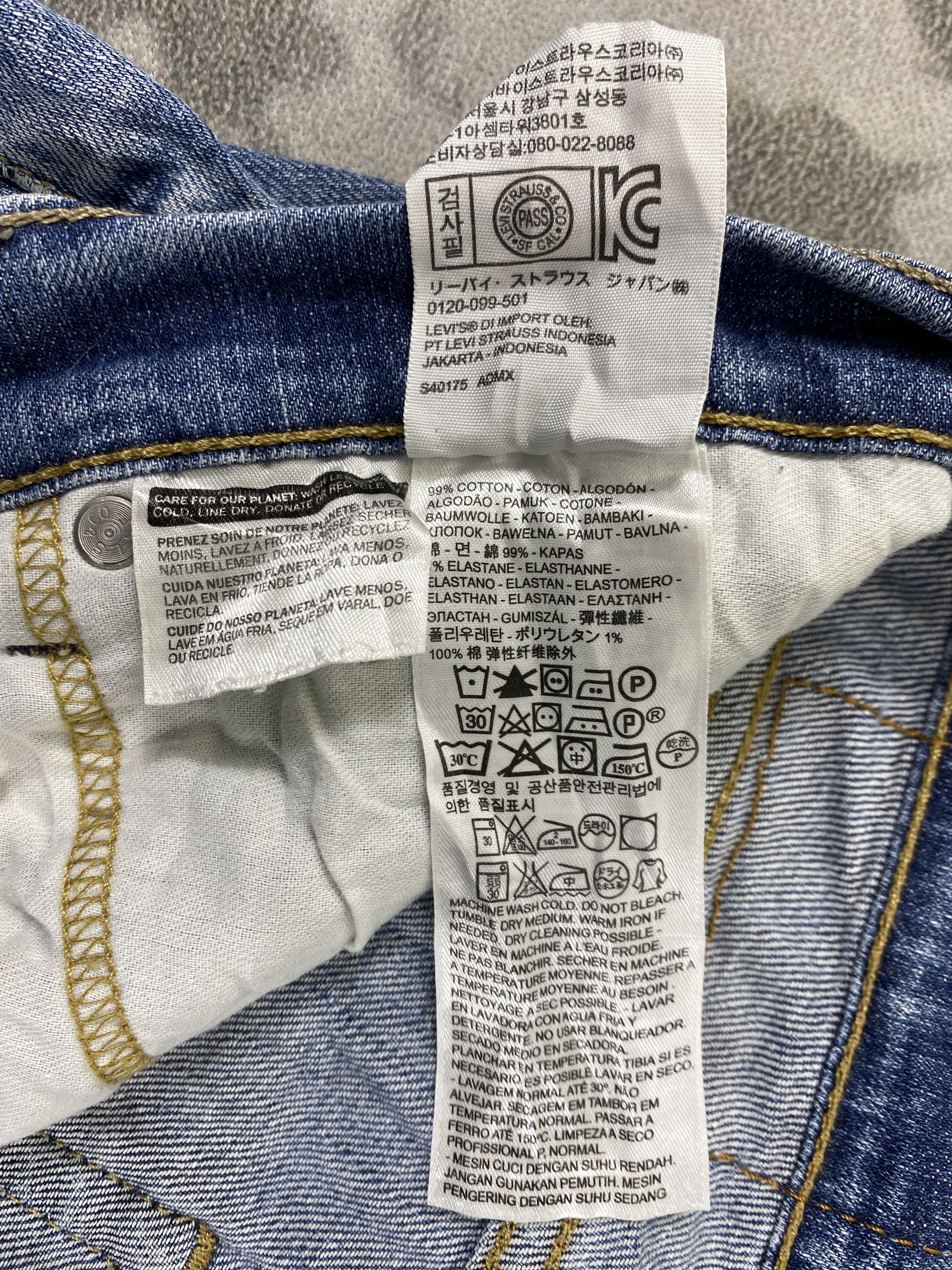 Levi's Faded Blue Vintage Levi's Jeans 33x30 Denim- JN3593 Size US 33 - 12 Thumbnail