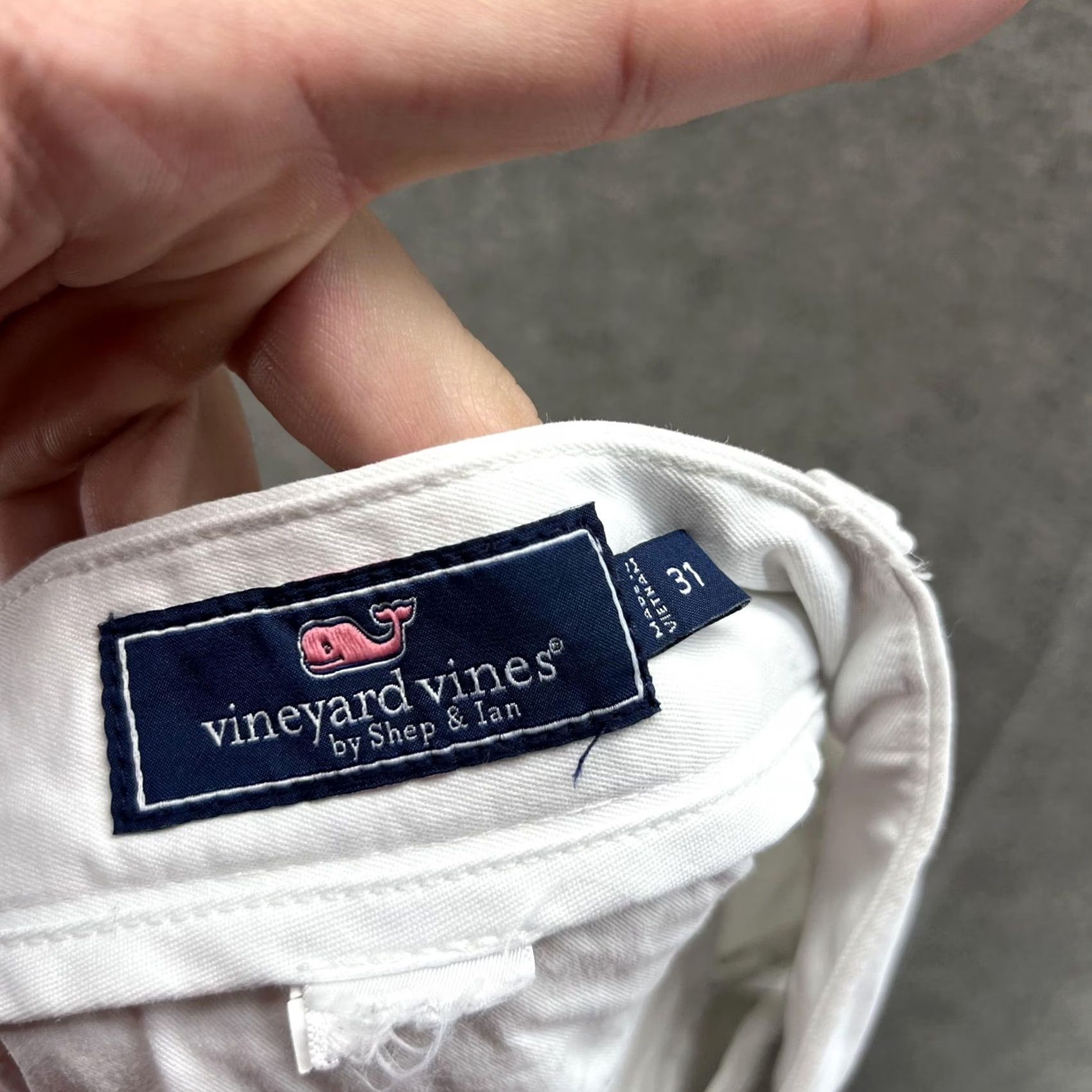 Vineyard Vines Vineyard Vines Shorts Mens 31 White Chino Flat Front 9 Inseam Casual Summer Size US 31 - 2 Thumbnail