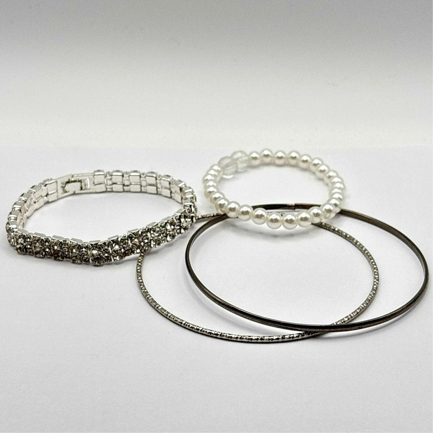 Other Silver Crystal/Pearl Bracelet Bundle Size ONE SIZE - 3 Thumbnail