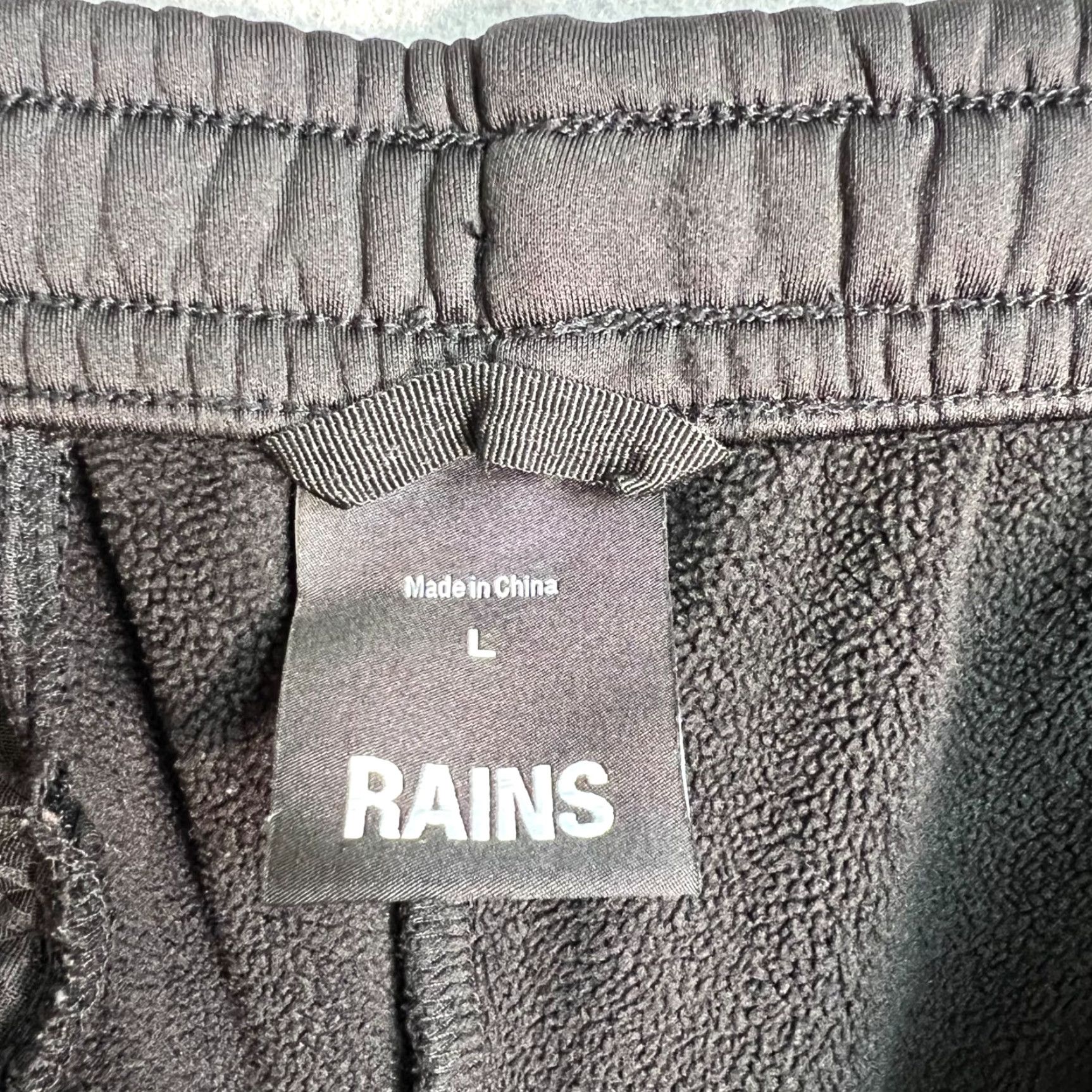 Rains Rains Mens Large Black Sweatshorts Drawstring Elastic Waist Polyester Spandex Athletic Slim Front Flat Inseam 12 in 33 in Size ONE SIZE - 3 Thumbnail