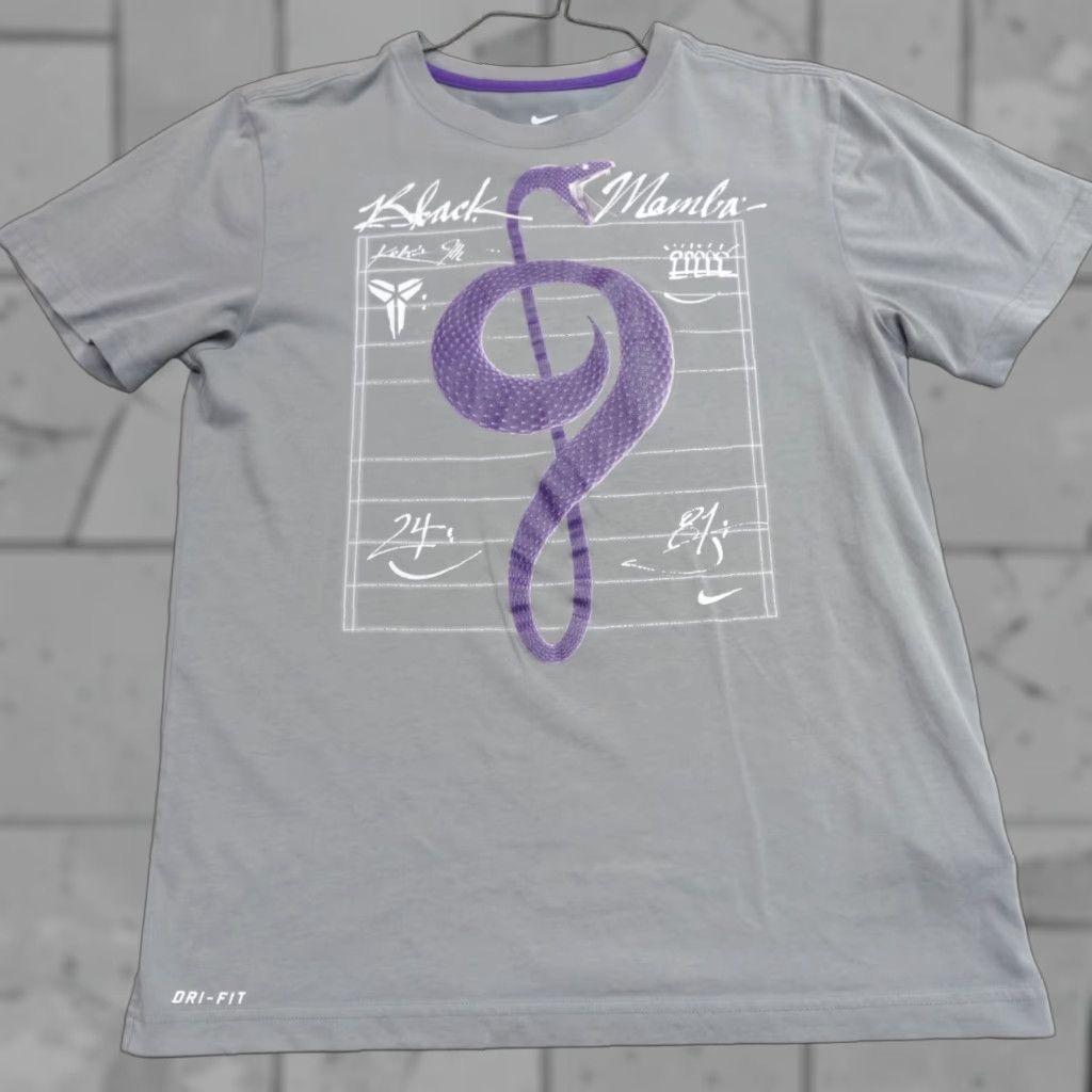 Nike VINTAGE Nike T-Shirt Men Small Gray USA Kobe Bryant Black Mamba Symphony Shirt Size US S / EU 44-46 / 1 - 1 Thumbnail