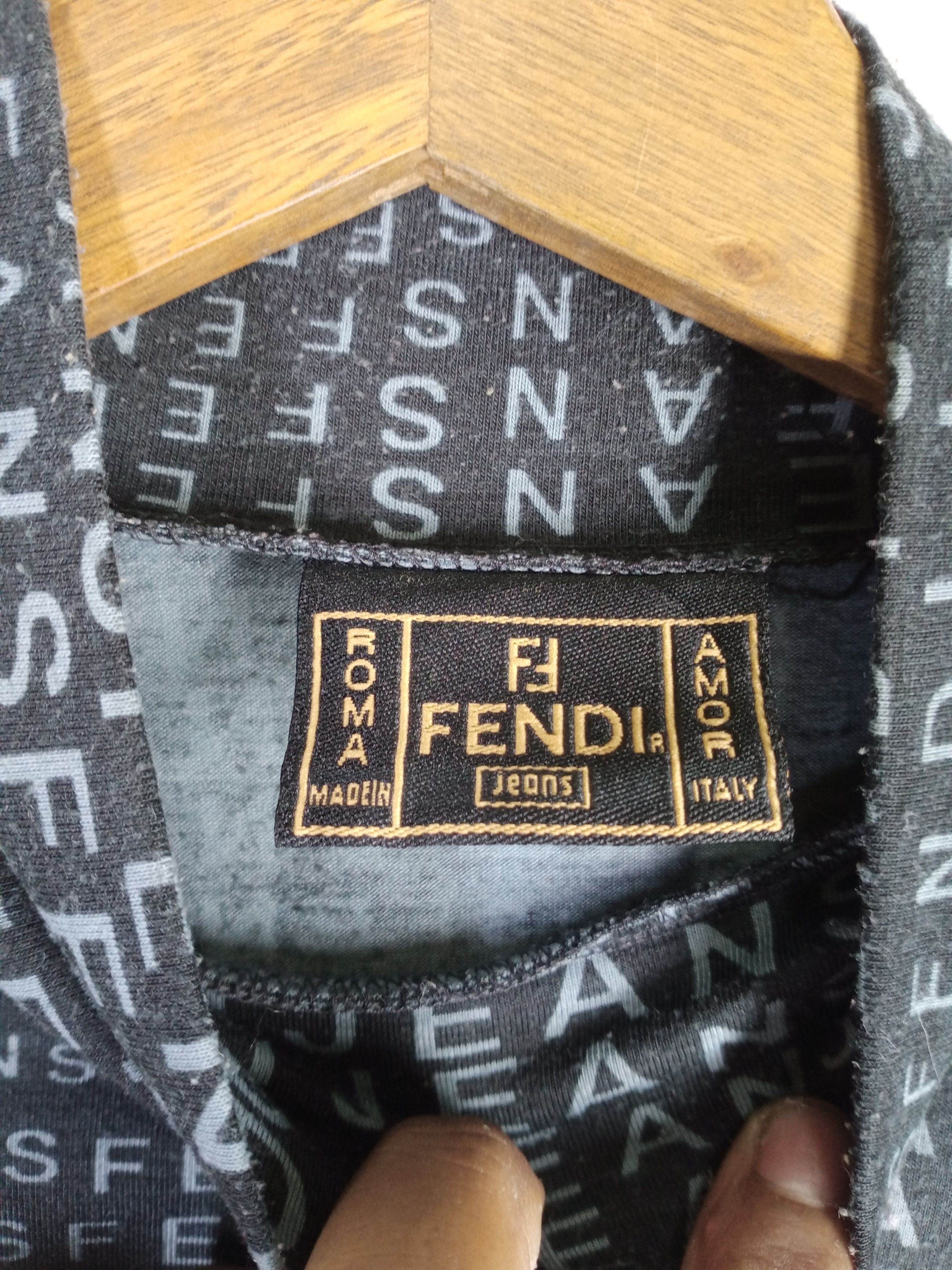 Fendi Vintage Fendi 3D Logo Fullprint Turtle Neck Long Sleeve Tee Size S / US 4 / IT 40 - 6 Thumbnail