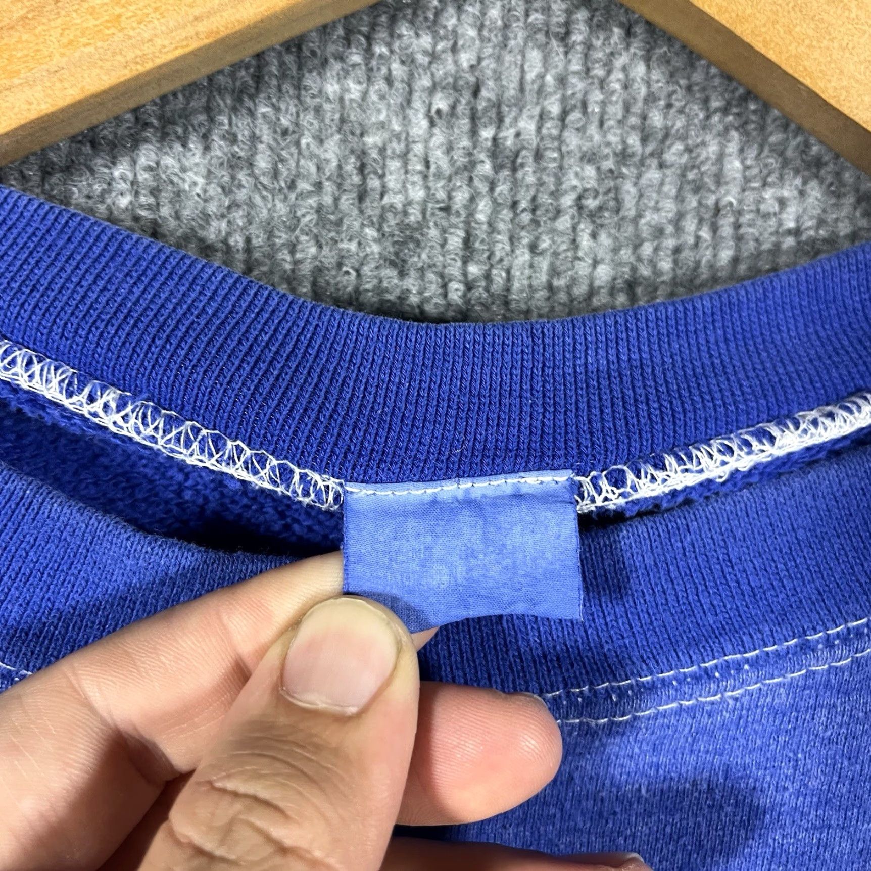 Vintage VINTAGE 70s 80s Heavyweight Cotton Crewneck Sweatshirt Blue Pockets Mens L Size US L / EU 52-54 / 3 - 3 Thumbnail