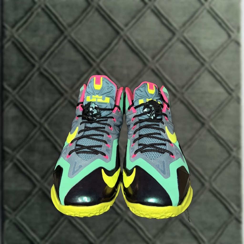 Nike Nike LeBron 11 T Rex PE Promo Sample Size 10.5 Men Sneaker Multicolor RARE Size US 11 / EU 44 - 1 Thumbnail