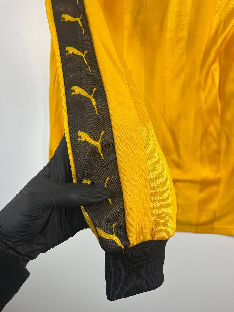 Puma Young Boys 1990s Home Shirt Opel Puma Long Sleeve FootballXL Size US XL / EU 56 / 4 - 6 Thumbnail