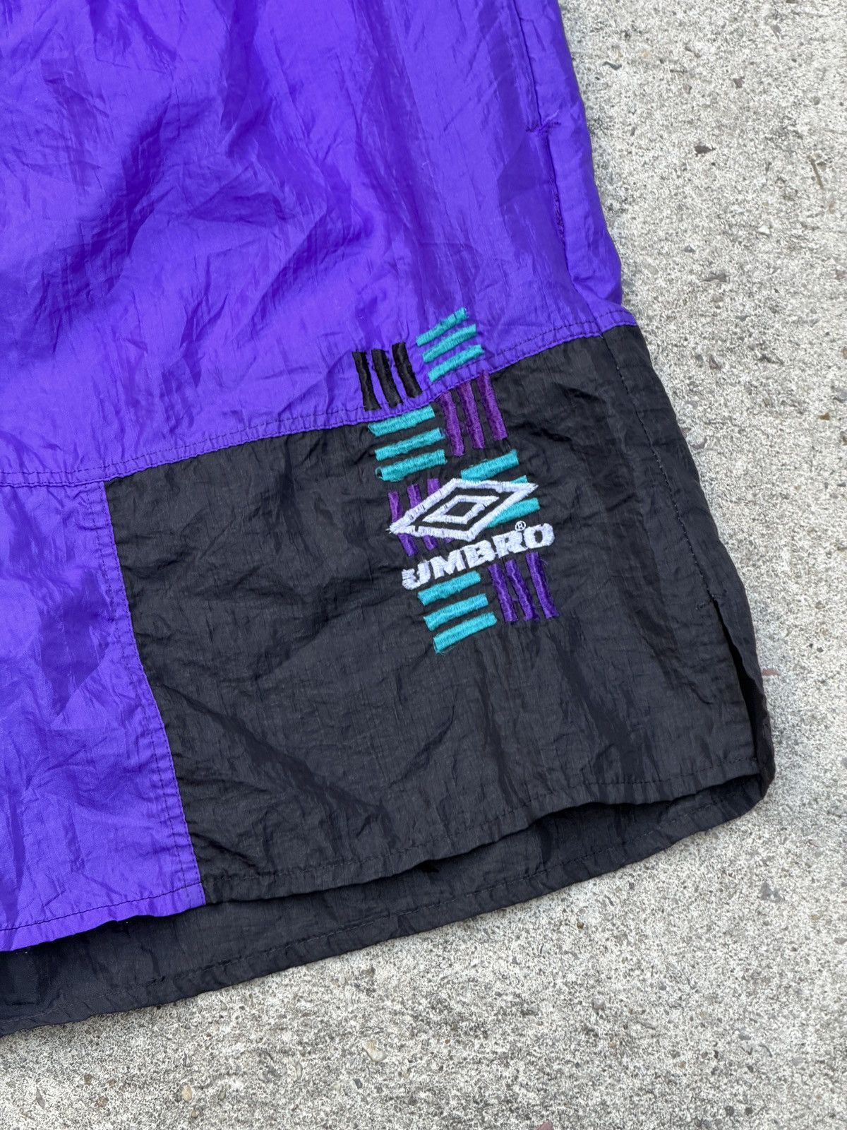 Umbro Vintage Umbro 90's Shorts Pants Size US 40 / EU 56 - 3 Thumbnail