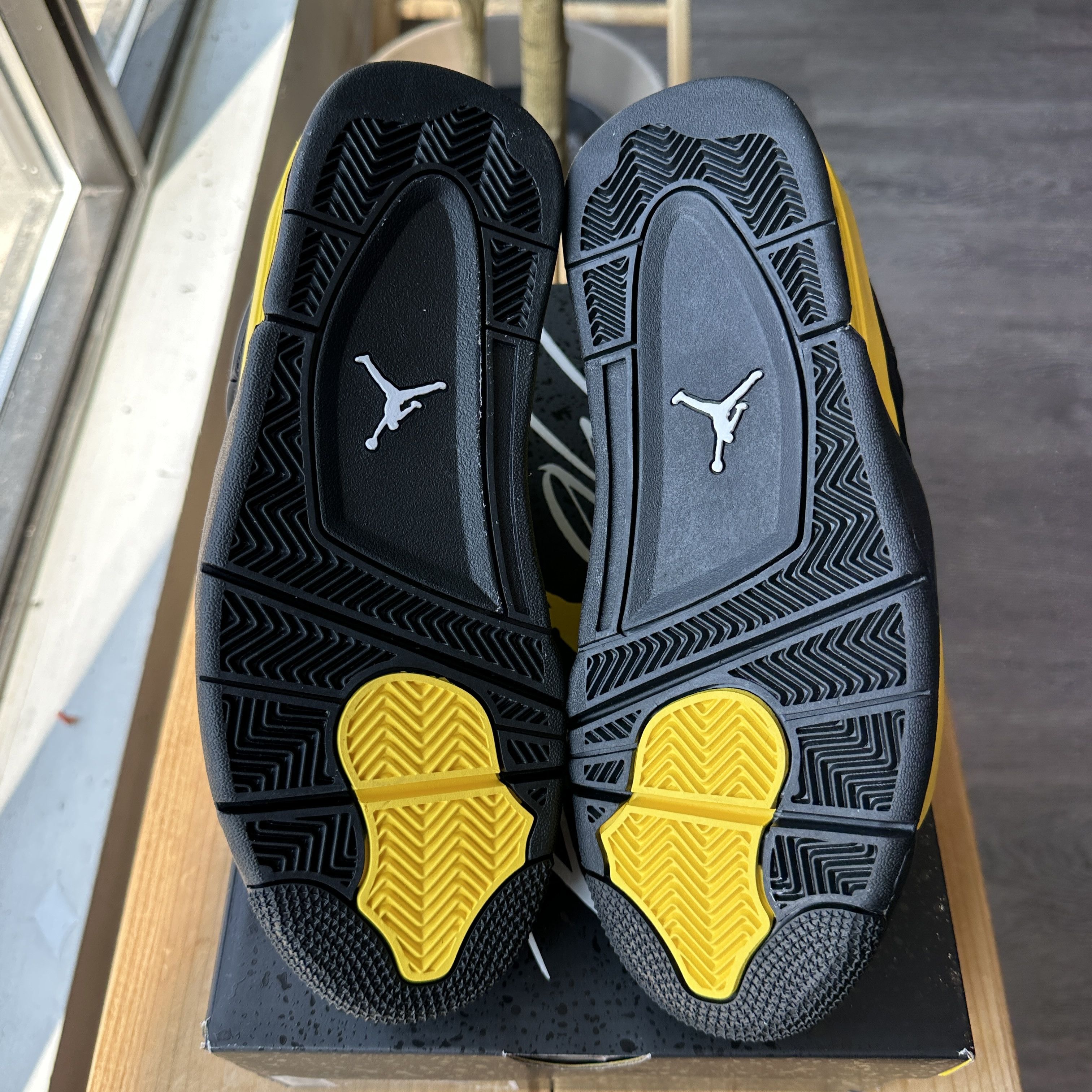 Jordan Brand Jordan 4 Retro Size US 7 / EU 40 - 4 Thumbnail