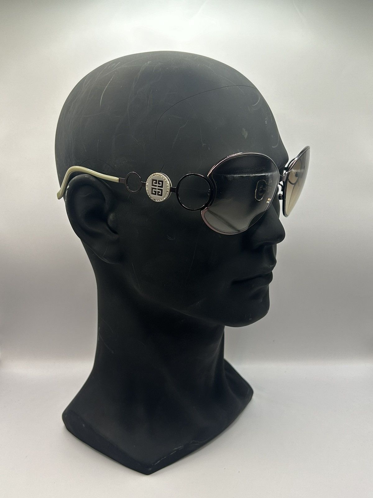Givenchy Givenchy Sunglasses SGV223S Size ONE SIZE - 4 Thumbnail