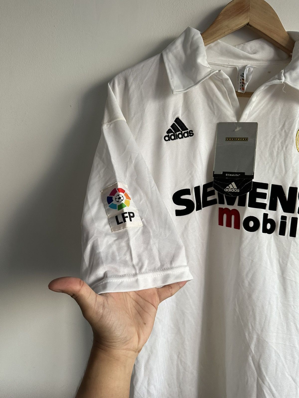 Vintage Vintage Real Madrid Football Club Soccer Jersey Retro Size US XL / EU 56 / 4 - 2 Thumbnail